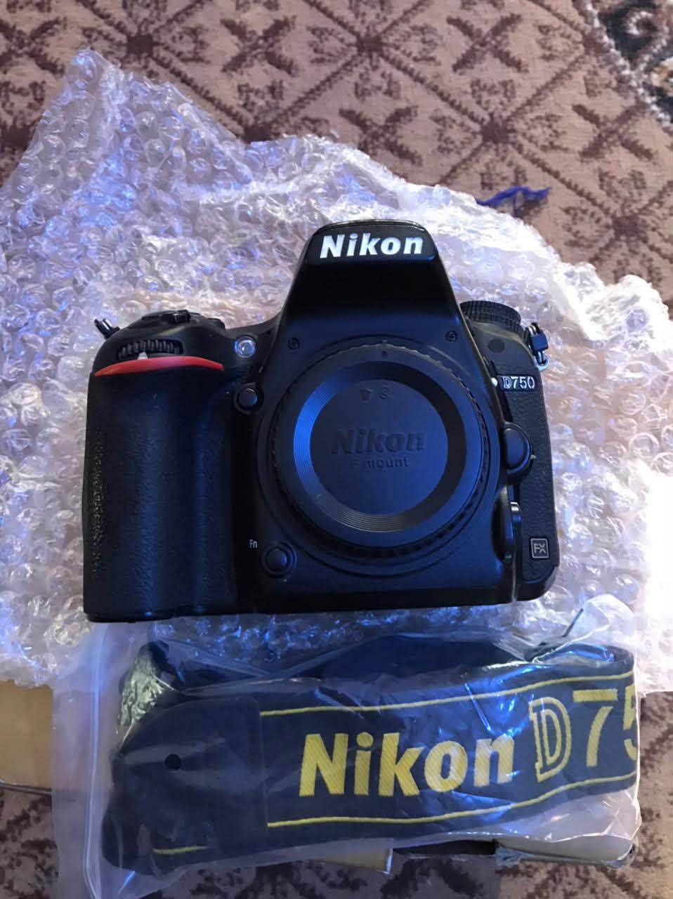 نيكون D750 النضافة كدامكم ملحقاتهه كلهه موحوده كارتونه حزام قبقات شاحنه بطاريتين  الشتر 136 الف 
***********
مكاني بغداد الامين الثانية
