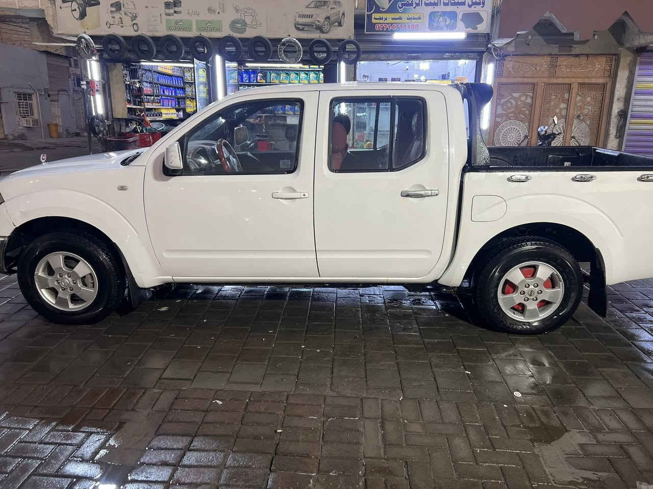 السلام عليكم نيفاره للبيع 2008محرك محور 3000بطل كشر مكفول عده طخه بل خشم سياره جاهزه عنوان بغداد مدينه الصدر ***********
