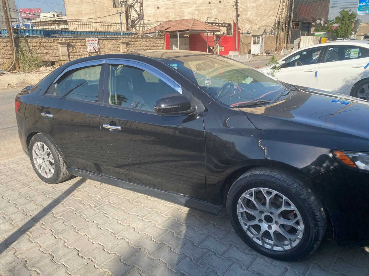 السلام عليكم
فورتي ex موديل ٢٠١٢ فول مواصفات ١/١
رقم بغداد باسمي مميز
مكينه ١٦٠٠ دوش 
ويل رياضي 
باتري جديد
تخم تاير جديد
فيت بم جديد
عليها ادامه للمكينه 
كشنات جلد ارضيه جلد 
تحكم ستيرن جهتين كروز سرعه
سلايد روف طكتين 
صدر امامي خلفي جديد
السياره مبدل بنيد ودعاميه بلادي 
السياره كلها ليبل واحد 
السعر ١١٥ وبيها مجال حك الجيه 
العنوان بغداد الشعب 
***********
