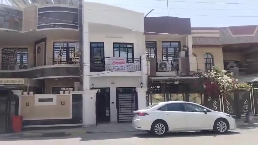 السلام عليكم
مشتمل 75م واقع حال 80م واجهه 4 نزال 20 يحتوي على 3 غرف نوم ثنين طابق ثاني وواحده طابق ارضي مع وجود الخدمات بالطابقين وصاله ومطبخ والمشتمل بي سطحين ومقابيله ساحه مفتوحه وليس تشجير موقعه حي الجهاد /الحمدانيه. للاستفسار اتصال او واتساب ***********.     ***********
