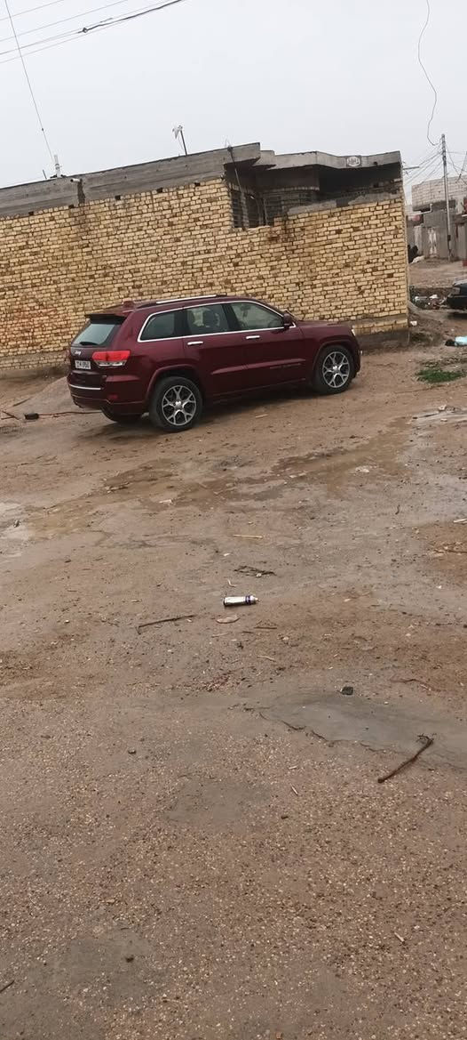 السلام عليكم جيب لريدوو موديل ٢٠٢٠ خليجي بغداد باسمي سياره فول موصفات بيه طخه بسيطه باب خلف السايق وجاملغ الامامي بدون فتح وتبديل سعره ٣١٠ وبيه مجال مكاني ذي قار الرفاعي ***********
