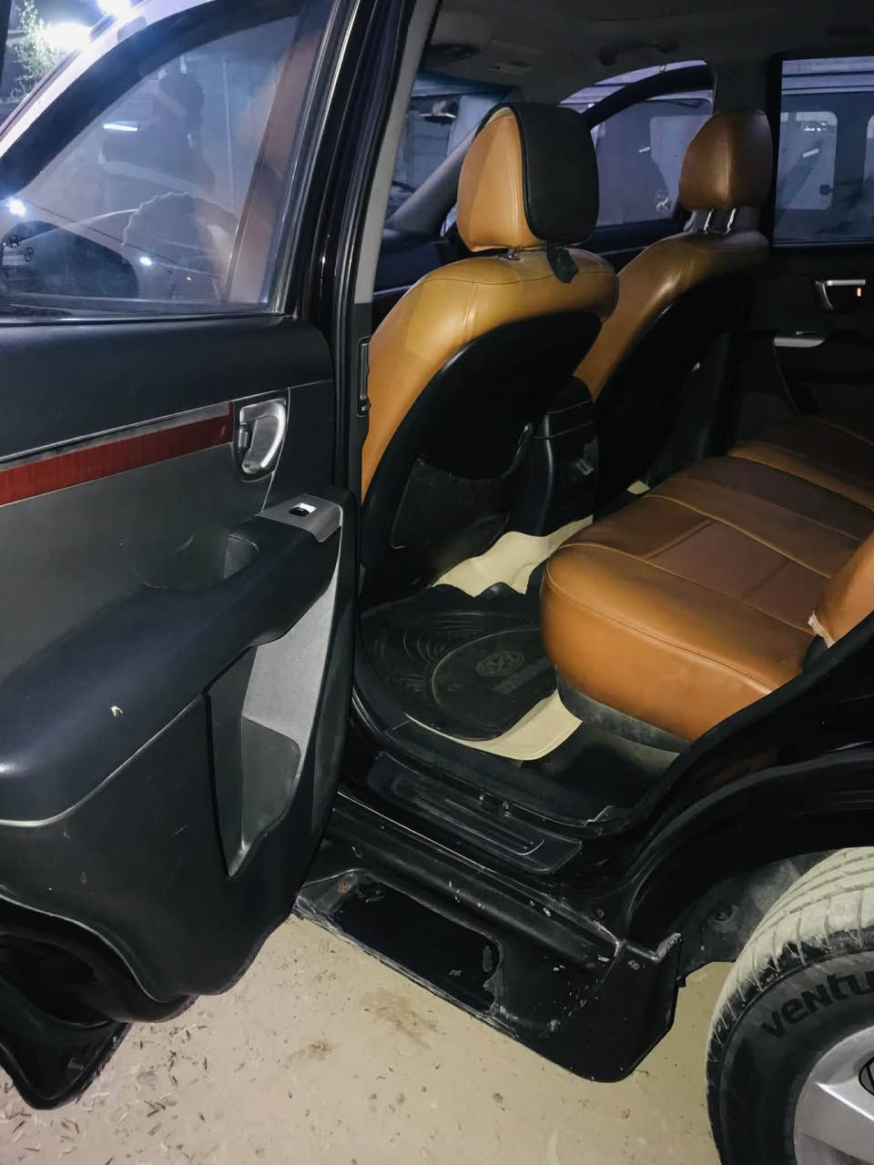 السلام عليكم…
للبيع ...بسعر 125$$
هونداي سنتافياخليجي 1/1  2009 لون ماروني  (عنابي) رقم بغداد شرط التحويل…
سيارة بيها صبغ نص جاملغ الخلفي أثر طخه
سيارة جاهزة بدون اي نقص…
مكينة 6v/2700 
شرط محرك وكير وصدر وكهربائيات وتبريد وتدفئة وتخم تاير سيارة جاهزة من كلشي….
مواصفات فول 1/1 فول معروفه مواصفاتها 
7 راكب 
3:قطع تبريد
سلايت روف 
مري شفط واشاير 
كشنات جلد 
كهرباء كشنات 2
وبيها هواي مواصفات بعد
العنوان/ بغداد/ ابو غريب شارع الزيتون 
السعر 125 $$
للاستفسار
***********9
