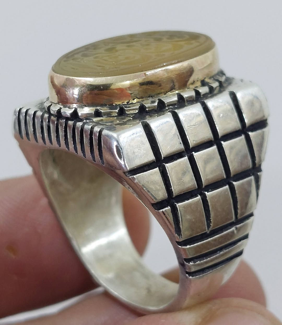 ان معي ربي عقيق يماني اصفر قديم صياغة يدوية داير ذهب ثقيل بغداد ***********
