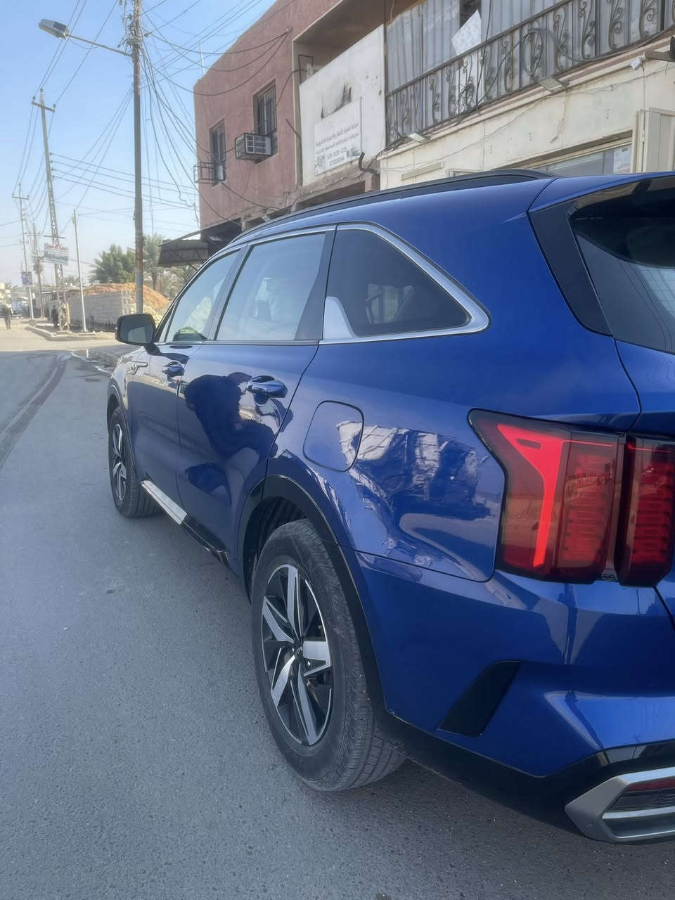 السلام عليكم 
سورنتو 2022 وارد امريكي 
فول مواصفات ما عده الفتحه 
مكينه اربعه اسلندر 2500 
المواصفات 
بصبه بصمط ابواب بصمت تشخيل عن بعد 
حساسات اماميه خلفيه تبريد قطعتين كشنات 
جلد كهرباء تتفه تبريد كشنات ردارات جانبيه 
الحادث جاملخ امامي ايمن مبدل والباب الجانبي 
مبدل نفس الون وباقي مكفول بجم كبس 
تخم تاير جدد صدر امامي خلفي جديد ماشيه 70 
بسمي رقم بخداد جديد بسمي اراوس ويه سياره 
تاسان 2025 او 2026 تو كلر فقط 
السعد $(235) وبيه مجال بصيط 
العنوان بغداد الشعب 
الرقم (***********)
