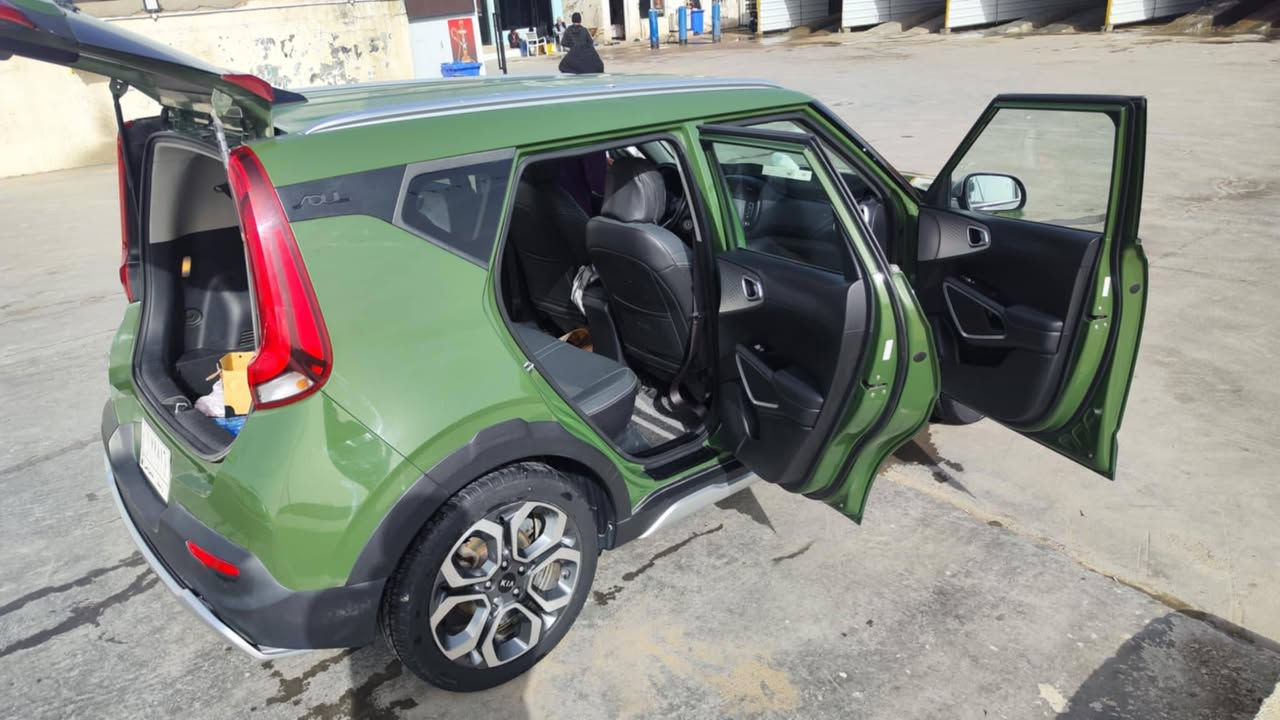 سول ٢٠ لون مميز فئه xlin ماشيه ٢٨ مكينه ٢٠٠٠ دوش حادث فقط طخه بالباب   ٣ انظمه قياده شاشه كامره رقم واسط باسمي السعر ١٤٥ وبيها مجال بسيط   بيها بدايه جراد بالقماره مكاني كوت هوره ***********
