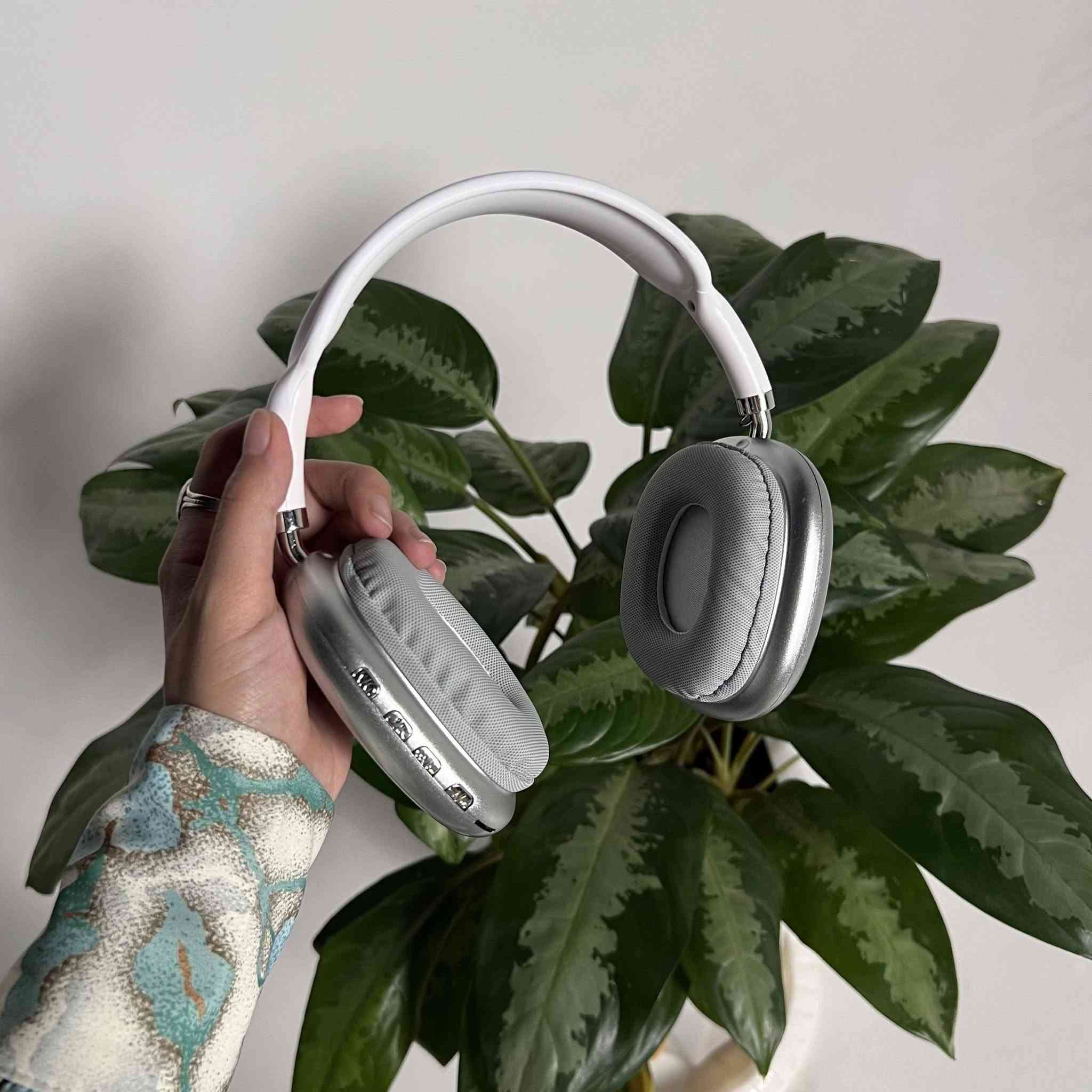 بكج التكنولوجيا المتكامل ROOK-460 (ساعة + سماعتين) ⌚️🎧
السعر: 23,000 دينار 💵
توصيل لكل العراق: 5,000 دينار 🚚

المميزات:
🔹 ساعة ذكية موديل WATCH 10 مقاس 49MM وشاشة AMOLED بحجم 2.09 إنش.
🔹 تتوافق الساعة مع تطبيق FitPro وتدعم أنظمة الأندرويد والآيفون.
🔹 يتضمن البكج سماعة رأس لاسلكية كبيرة بتصميم مريح وجودة صوت ممتازة.
🔹 سماعات أذن TWS لاسلكية داخل علبة الشحن مع إصدار بلوتوث V5.3 الحديث.
🔹 مدى اتصال البلوتوث للسماعات يمتد من 15 إلى 25 متر مع بطارية تدوم طويلاً.


**إذا كنت صاحب هذا الإعلان وتريد حذفه لأي سبب، رجاءا أرسل رسالة إلى الدعم الفني**