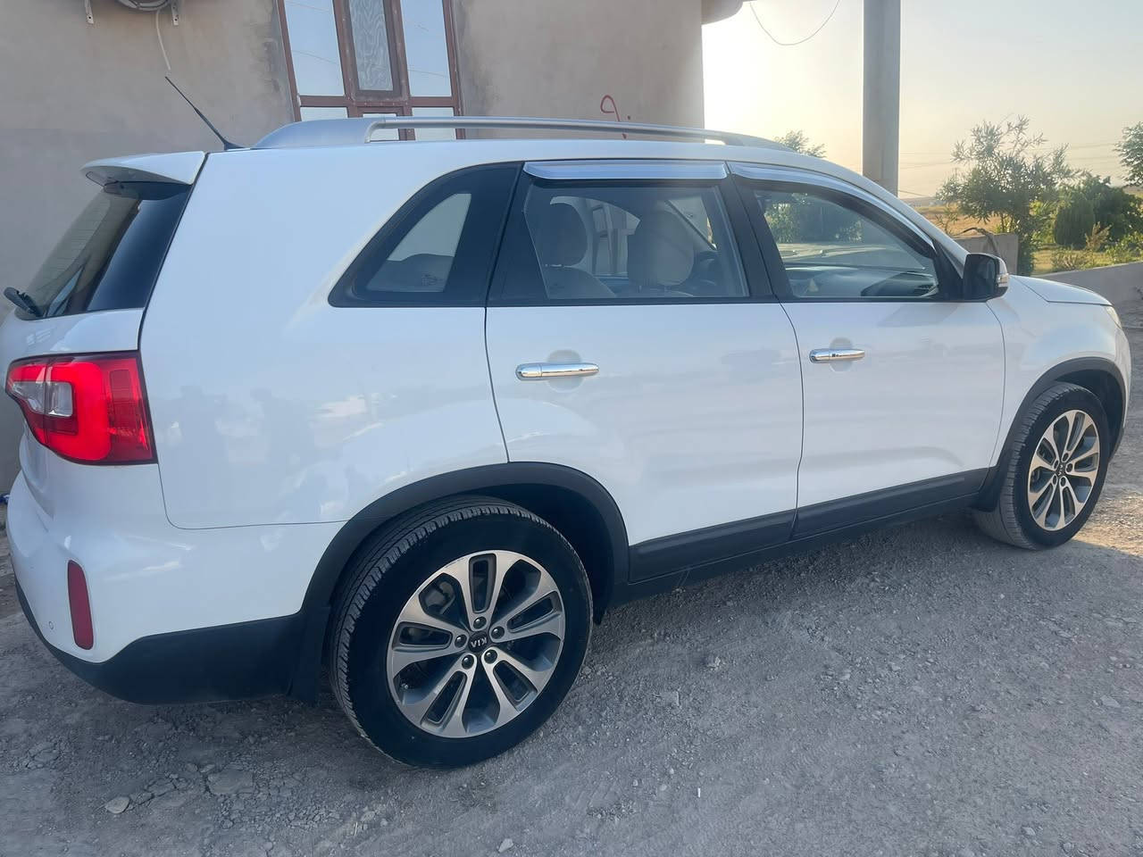🚙للبيع كيا سورينتو 2014 خليجي

✅ الموديل: كيا سورينتو 2014
✅ محرك: 2.4 بنزين
✅ ناقل الحركة: أوتوماتيك
✅ عدد السلندرات: 4 سلندر
✅ العداد: 184,000 كم
✅ المواصفات: خليجي
✅ اللون: أبيض
✅ المقاعد: جلد
✅ عدد المقاعد: 7 ركاب
✅ الأجزاء المبدلة: كلين تايتل(بدون صبغ وبارد)
✅السنوية: حتى 2029

⭐️ المواصفات الإضافية:

* بصمة تشغيل
* نظام المفتاح الذكي
* كاميرا خلفية
* تحكم بالمقود
* منافذ كهربائية
* مقاعد كهربائية
* مسند ذراع
* مانع انزلاق
* ABS
* شاشة عرض معلومات أمامية
* ستائر خلفية
* مقاعد الصف الثالث
* كشافات ضباب
* نظام مانع السرقة

📍 اللوحة: أربيل خصوصي

📞 للاستفسار: ***********

💰 السعر: 18000$

السيارة بحالة جيدة وجاهزة للفحص والمعاينة. والله يبارك لصاحب النصيب
