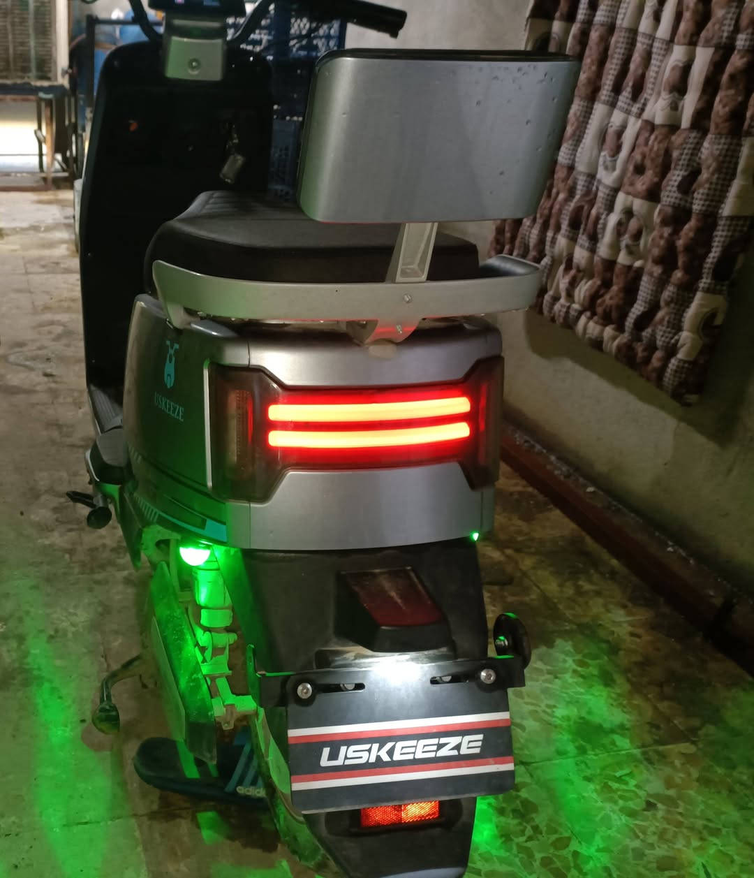 سلام عليكم دراجه أوباما فول مواصفات ملف 2000 كلشي بيها شغال تجي تفحص إذا بيها شي ترجع بس يرادلها باتريين سعرهم 70 الف هيه 6 باتريات 4 شغالين و2 هابطين سعر500 وبيها مجال هذا رقمي***********
