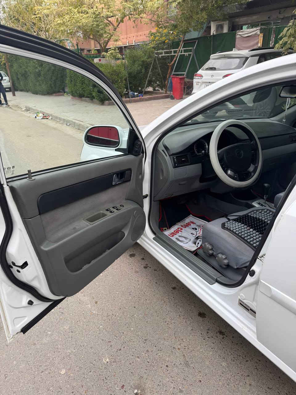 أوبترا ٢٠١٢ گير اوتماتيك سنويه ورقم جديد لغاية ٢٠٣٠ تدفئه تبريد شغاله وباقي الاشياء جميعها تعمل .  فيها تبديل قبق الجنطه وممكن فحصها بالسونار قبل الشراء .  بأسمي وهي في بغداد سعرها ٨٨ ورقه للأستفسار الأتصال على الرقم *********** واتساب
