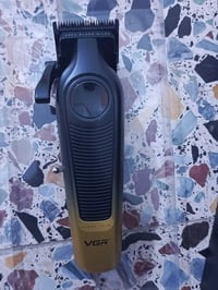 مكينه حلاقه مال تدريج جديده مشتغله مرتين بس السعر 25 وبيه مجال الشراي ...