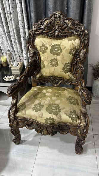 تخم ملكي خشب زان اصلي مابي ولاضرر 9 مقاعد تكمه 9 مقعد 350 وبي مجال بسيط الاتصال ***********
