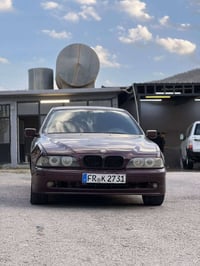 bmw مؤديل 99مكينه 525 كيرمكينه به شرت سبوخ حيزام سقف بشرت  منه فيست با...