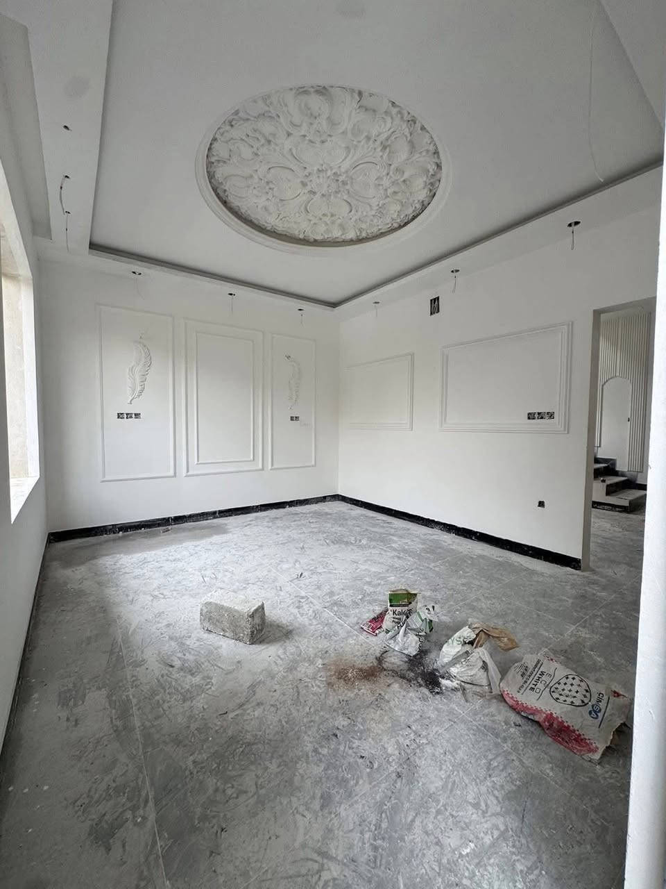 دار للبيع في حي السكر ركن شارع 12 متر تبليط اتجاه قبلة  

المساحة 120 متر  واجهة 8 متر بناء حديث فول

 سند طابو سكني ملك صرف  

طابقين ستة غرف نوم  وهول واستقبال ومطبخ وصحيات 

للتواصل والاستفسار

واتساب
0777 274 0071

او الاتصال
***********
***********

#دار_للبيع_في_حي_السكر #دار_للبيع #حي_السكر #عقارات_الموصل
