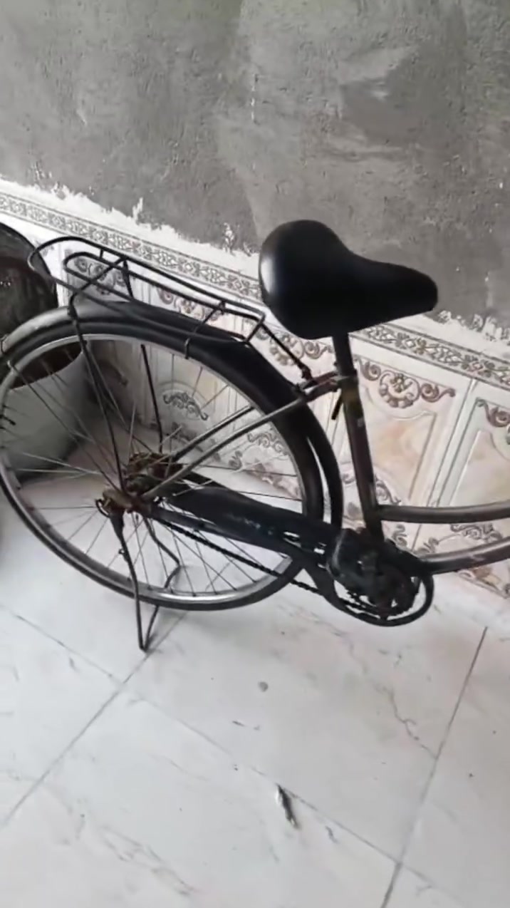 بايسكل ياباني  رايدة 75كلشي ما بي نضيف كلش بعدة علاء وضع البلاد كلشي ما مبدل بي ولكلة قراضة يابانيات مكاني بصرة كرمة علي شراي واساب ***********
