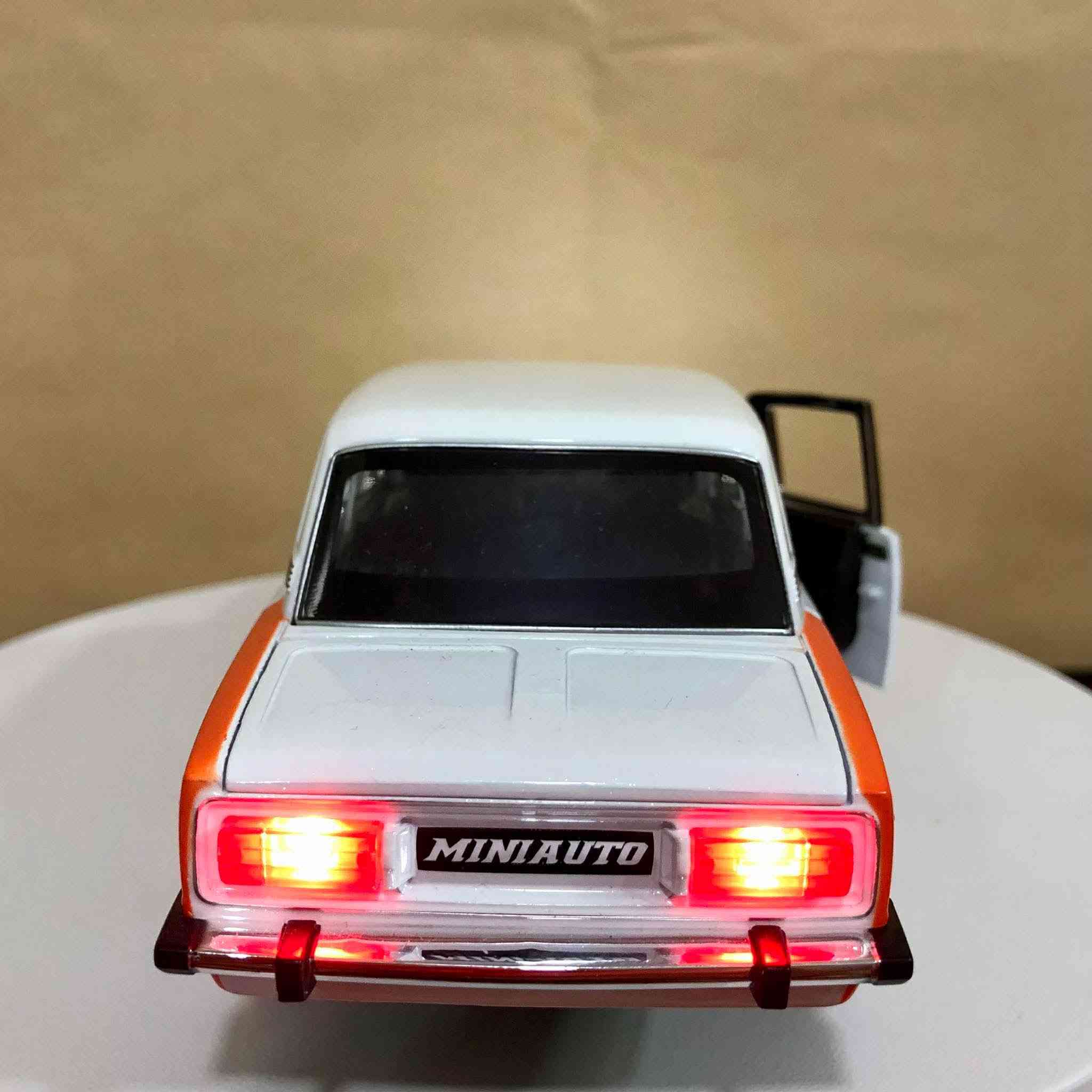 للبيع سيارة حديد انارة شغالة بالكامل 
مفاصل متحركة و صوت انذار شغال
٣٨ الف مع التوصيل


**إذا كنت صاحب هذا الإعلان وتريد حذفه لأي سبب، رجاءا أرسل رسالة إلى الدعم الفني**