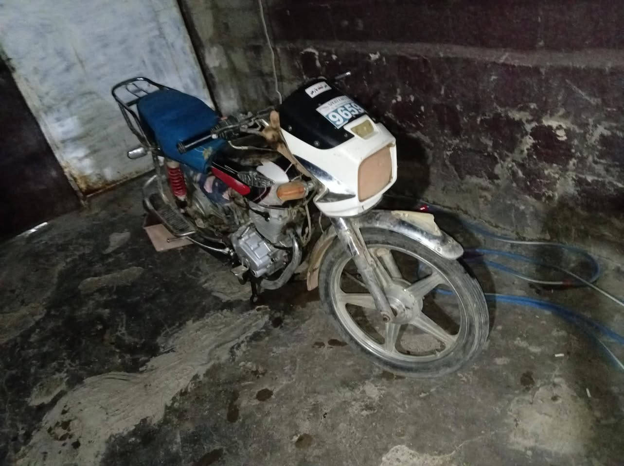 سلام وعليكم ماطور البيع موديل 18محرك مفتوح ويردل كهربيت وخوش ماطور سعر 300وبيه مجال


**إذا كنت صاحب هذا الإعلان وتريد حذفه لأي سبب، رجاءا أرسل رسالة إلى الدعم الفني**