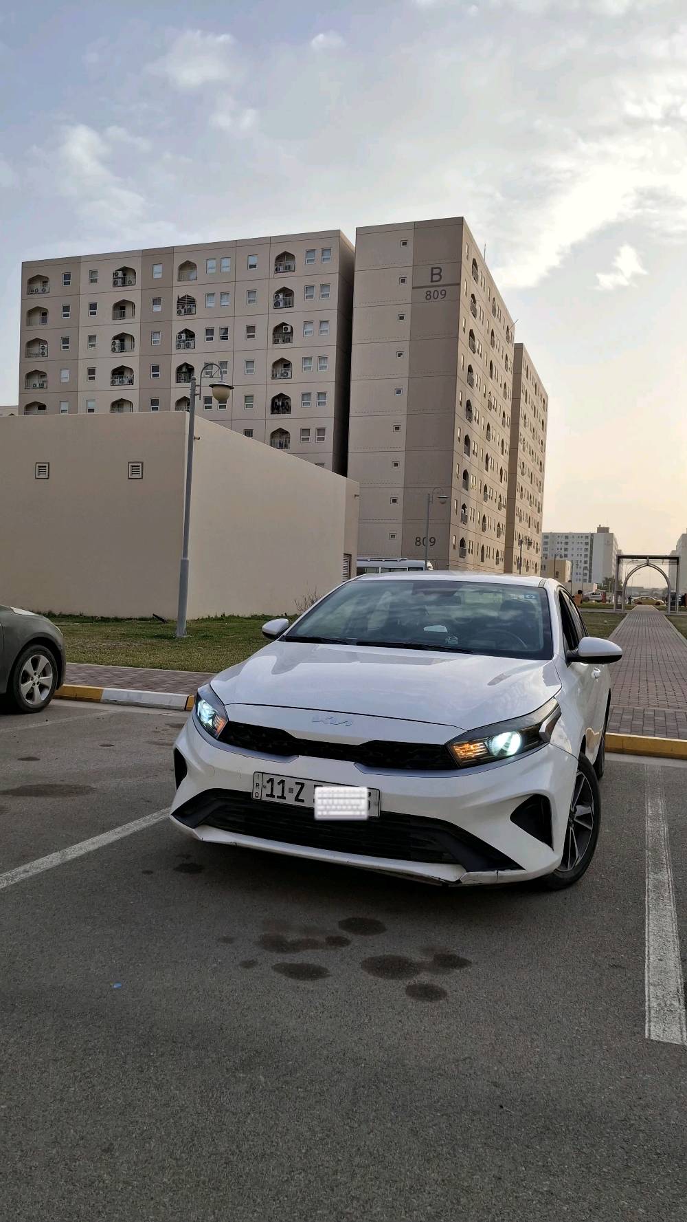 🔷️اسلام عليكم 
🔹كيا فورتي  2023
🔹رقم  انكليزي بغداد بسمي السياره + تحويل ثاني يوم 
🔹السياره خير من الله جديده 
🔹ضررها بابين السايق وخلف السايق امبدلات نفس الون 
🔹بجم كبس شرط / ايرباك البرده طاك
🔹ماشيه 53 ميل ✈️
🔹مواصفات السياره   
🔹شاشه حجم كبير  
🔷️ كامره دواره 
🔹رادار امامي
🔷️ اوتو بريك 
🔹نضام تحديد مسار للسياقه الالكترونيه
🔹تحكم استيرن 
🔹مانع انزلاق 
🔹محرك 2000  دوش المرغوب
🔷️مكان السياره بغداد مجمع بسمايه 
🔹السياره اي نقص ما بيها 
------------------------------------------
السعر 145وبيها مجال للطيبين 
الرقم للاستفسار اكثر ***********
