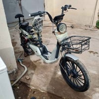 بايسكل شحن بطاريات نضيفات وحده منهم بدلته قبل يوم سعر 180 07752325264