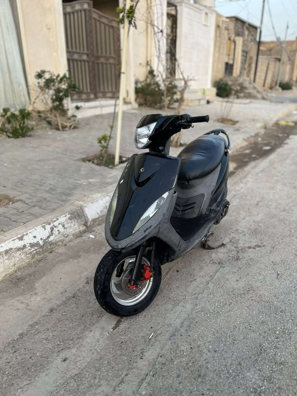 دراجه ماكس عدله دراجه بلاديه كامله مابيهه نقص كفرات مختمه  وداخل ومكينه ختم واحد كله مطابق س750 مكاني كربلاء الحر .***********
