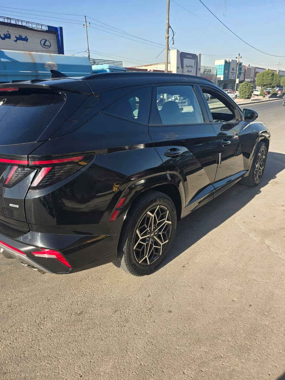 سلام عليكم سياره توسان موديل 23اولاين كامل مواصفات ضربه موضحه بصور سياره بسمي بغداد مدينه الصدر رقم *********** \\ ***********
