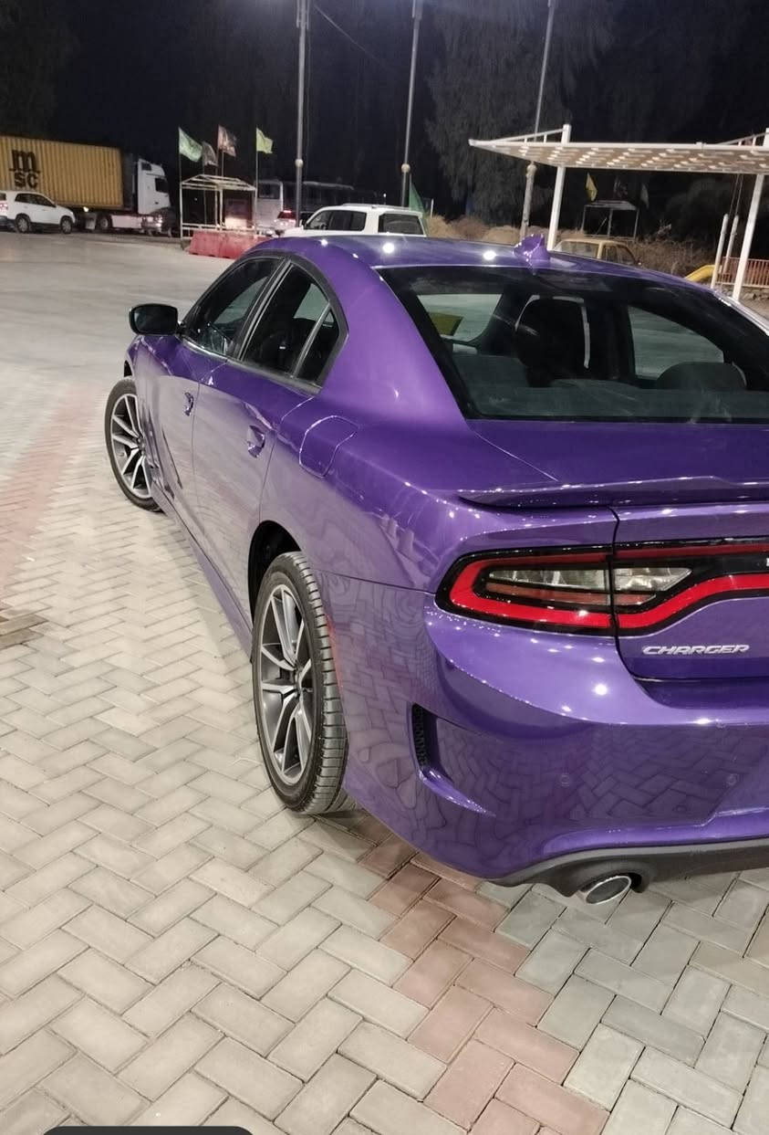 سلام عليكم تشارجر 23 نداء لخير R.T محرك 5700 هيمي لون ممويز بنفسجي اسياره كشره كفاله عامه من اصبغ ودعديل مابيه اي تعديل مكفووووووول مواصفات فول ماعده لفتحه  رادار امامي وجانبي وخلفي وحساسات خلفيه وكامره خلفيه وشاشه كبيره قياده ذاتيه كروز سرعه تحكم جهتين شفتات استيرن اسياره ابلاد مملعوب بيه دخول جديد بسمي رقم اربيل هزه وسنويه جديده دخول اسيلره للعراق 2025 شهر 10 ممشه اسياره حالين 11 الف فقط زيرو الهادف *********** بغداد اشعب خطي بي واتساب
