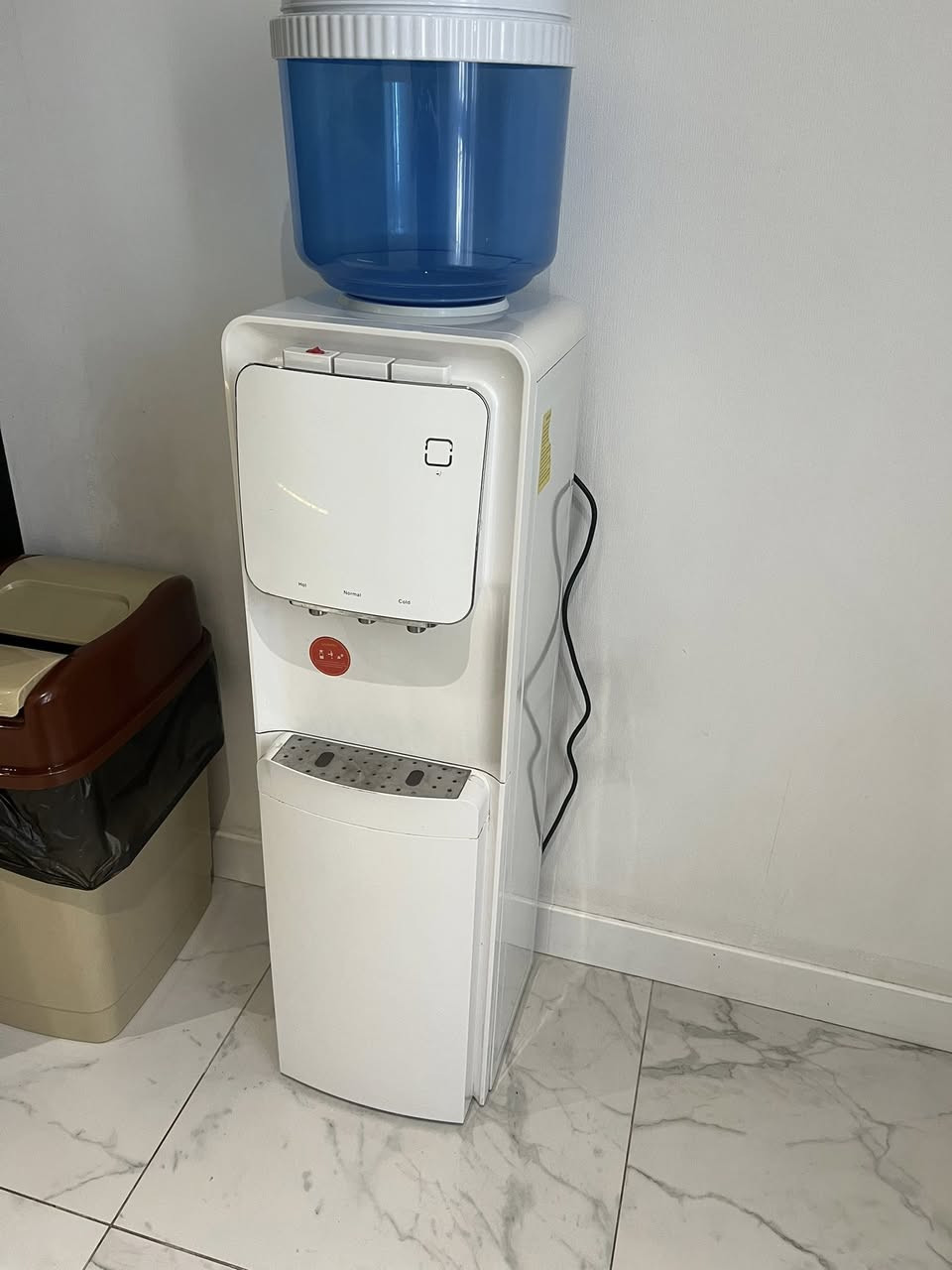 طخم للبيع نضيف مابي عيب  وبراد ماي وكرسي مساج اي استفسار تصلو وتساب او على رقم***********
