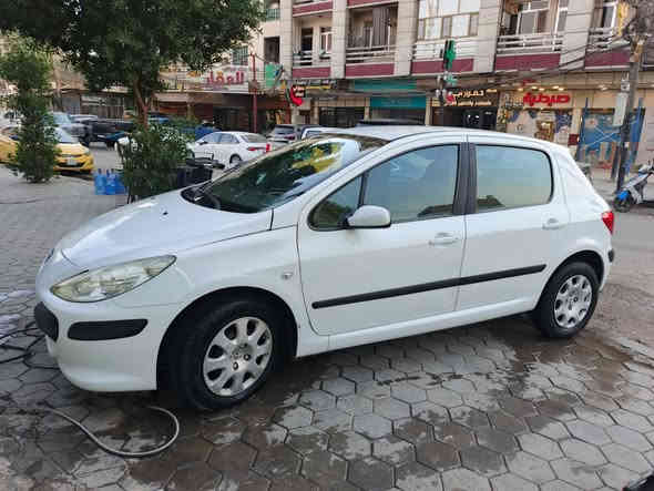 موديل 2006
ماشيه 57 الف حقيقي 
سياره جديده كير محرك صدر كهربائيات كله مكفول تبريد تدفئه فوول شادلهه شاشه وسماعات
باتري جديد مع تايرات 
ترايك شرط شركه بدون حماوه 
رقم جديد 
السياره بيهه بنيد مبدل وجاملغات صبغ 
السعر 67
وبيهه مجال تعجبك اني حاضر وبالخدمه السياره مكلفتني اكثر بهوايه 
*********** 
مكان السياره الدوره
