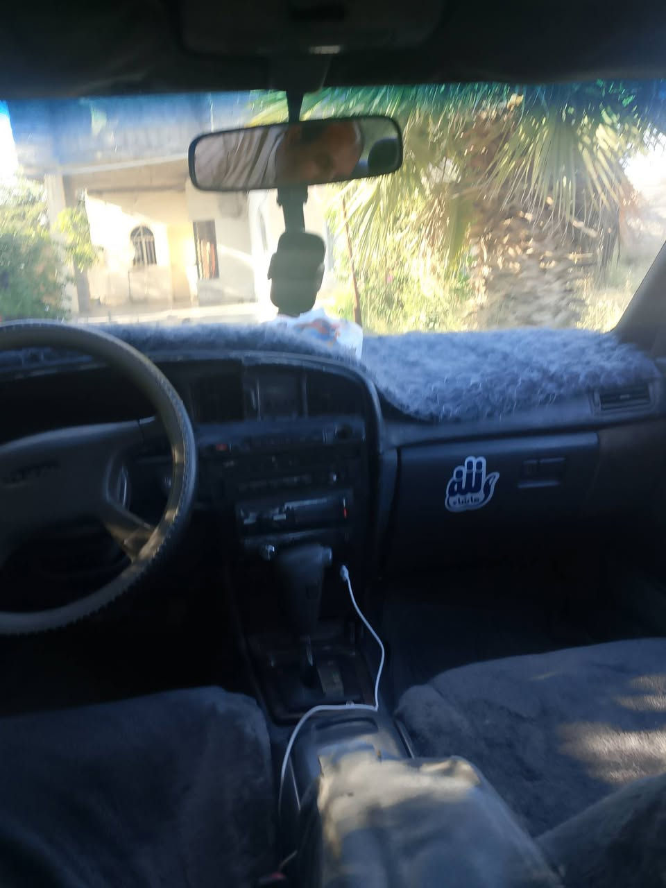 السلام عليكم، ،،شيزر للبيع كير ومحرك وصدر وتايرات وتبريد كلها شرط جديده  محرك ونجي كهربائيات كلها شغاله شاشه وسمعات جديد  رقم نينوئ دولي سنويه لل 31 شرط تحويل او وكاله للبيع او المراوس السعر 39 وبيها مجال للأستفسار اكثر الاتصال علئ الرقم ***********
