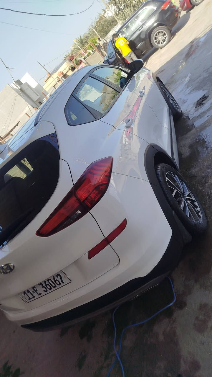 سلام عليكم توكسان 2021 للبيع مكاني بابل رقم بغداد دولي سياره جاهزه كير مكينه حداده تبريد تخم تاير ويل كب كله جديد 
سياره حادث جاملغ وبنيد سعر سياره 160 وبيه مجال بسيط 
***********
