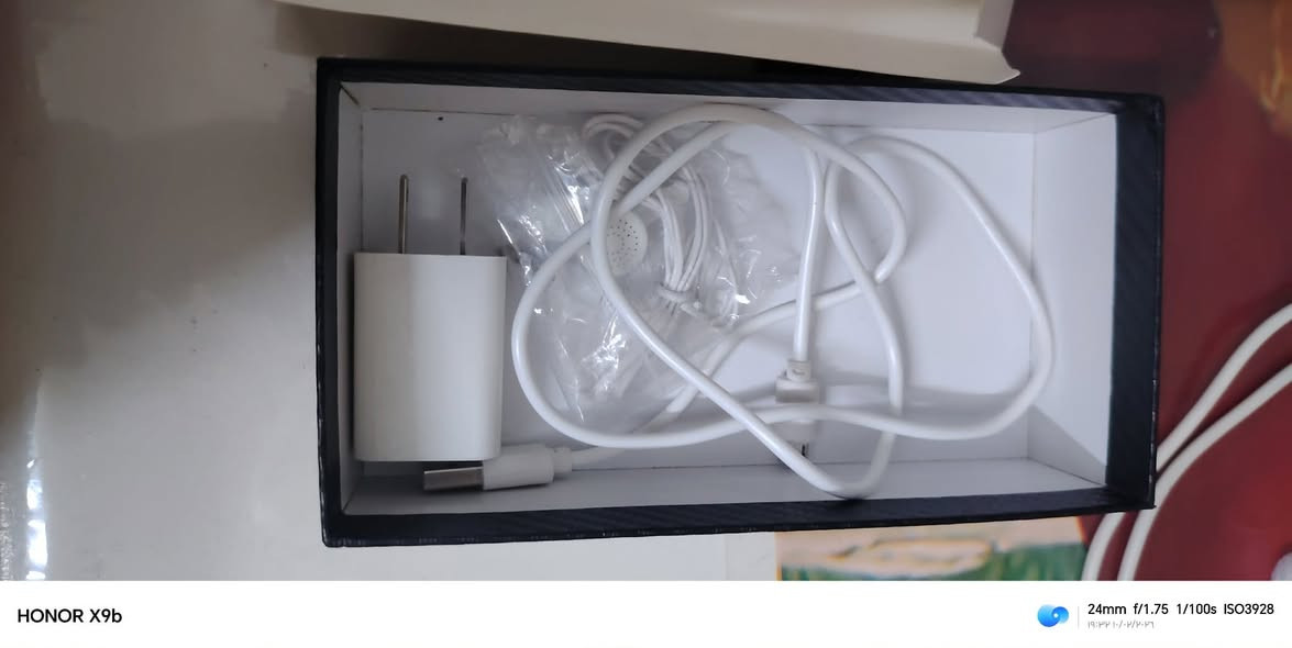 سلام عليكم موبايل صيني  ذاكره 128 
موصل حي القاهره السعر 35بي مجال تعال خاص وراسلني 
رقم ***********
