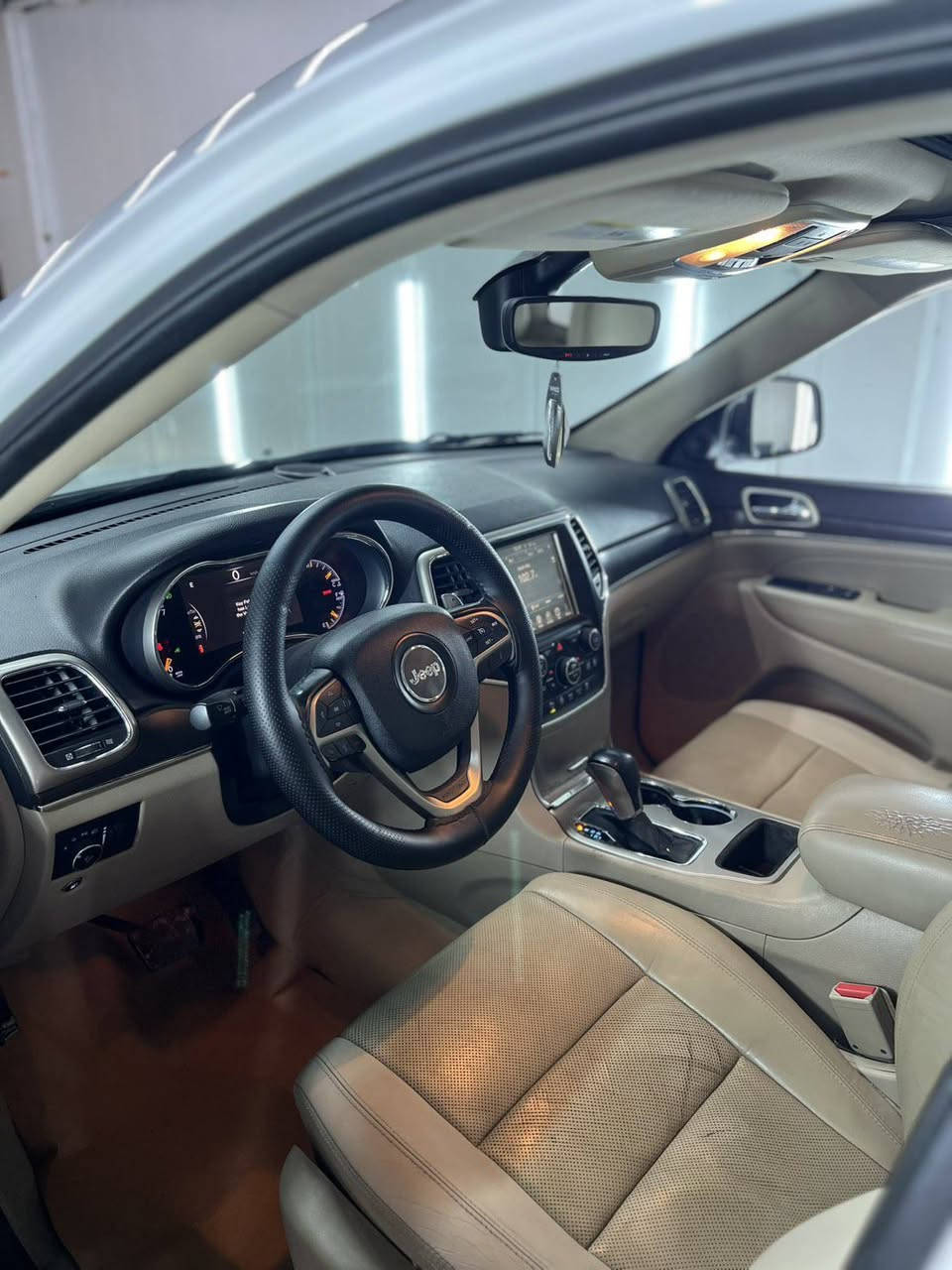 *********** جيب أمريكى كلين تايتل 2017 فول مواصفات ليميتدت ناو زه رد بيلادى دوو سويج بيلاد  مه كينه ى به شه رت نه كرايته وه سه نه وى نويه فه قه ت نيو ده رگاى بؤياخه فه قه ت نيو ده رگا به بئ ژورئ به شه رت ده فته ربه نزينيشى هه يه له كه ليتى سحرى 235 مجال هه موو شتى به شه رته أربيل, العراق
