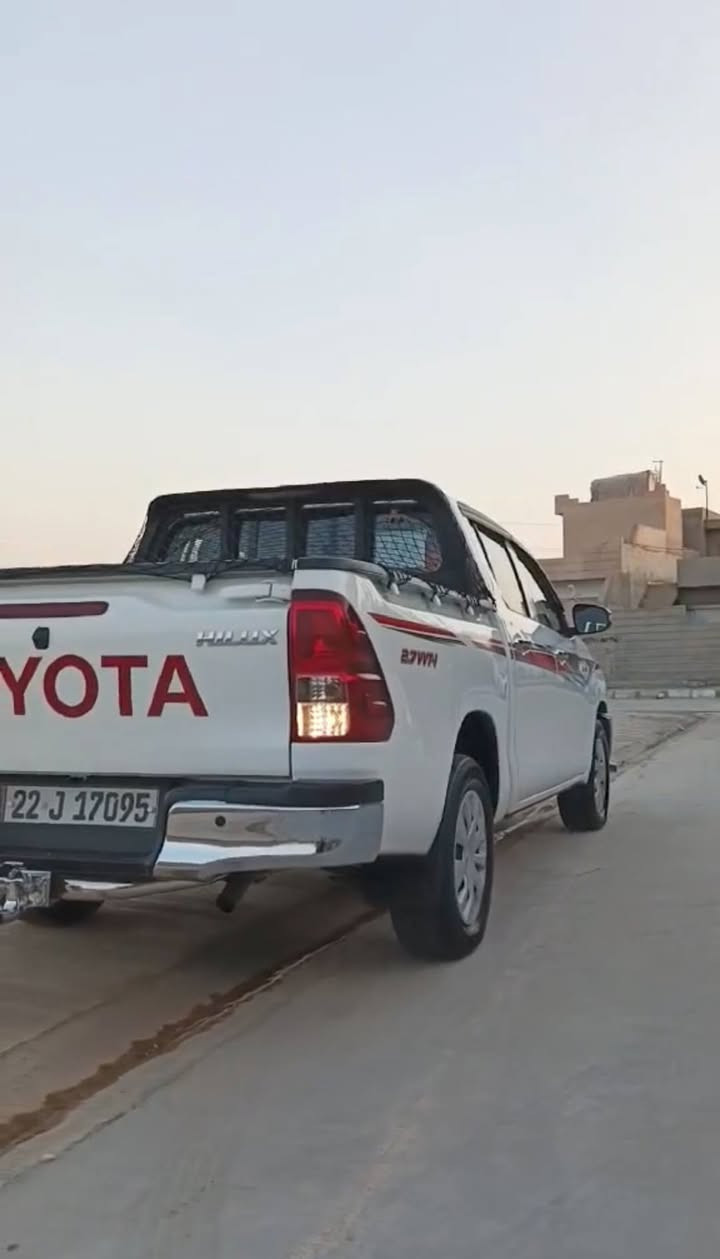 بۆ فرۆشتن:تویتا هایلوکس ٢٠١٦ (سید نەهرۆیی / أبو بطل) 🛑
​سەیارەیەکی زۆر خاوێن و بێمەسروف (ماڵی پاکە)، هەموو شتێکی بەشەرتە و ئامادەی کارە.
​⚙️ تایبەتمەندییەکان:
​مۆدێل: ٢٠١٦
​گێڕ: عادی (گێڕ و مەکینە و بەشەرتی تاقیکردنەوە)
​بۆیاخ و لێدراوی: بێ لێدراو و بێ بۆیاخە ❌ (تەنها پاسکیلێک لێی داوە و تۆزێک ساردی هەیە، بەبێ ڕەنگکردنەوە).
​📄 زانیاری یاسایی و غەرامە:
​سەنەوی: ٢ مانگی ماوە بەسەرچێت.
​غەرامە: ٢٨٠ هەزار دینارە (خۆم غەرامەکەی پاک دەکەمەوە).
​تەحویل و بەڵگەنامە: بەشەرتی گواستنەوەی خاوەندارێتی (تەحویلکردن بەشەرت).
​شوێن: کەرکوک.
​💡 تێبینی: هەموو شتێکی ئەم سەیارەیە بەشەرتە و هی بەکارهێنانە.
داوای 220 گەڵای لێ ئەکەم  مجالی تیایە 
بۆزانیاری زیاتر پەیوەندی بکە(***********) كركوك, العراق
