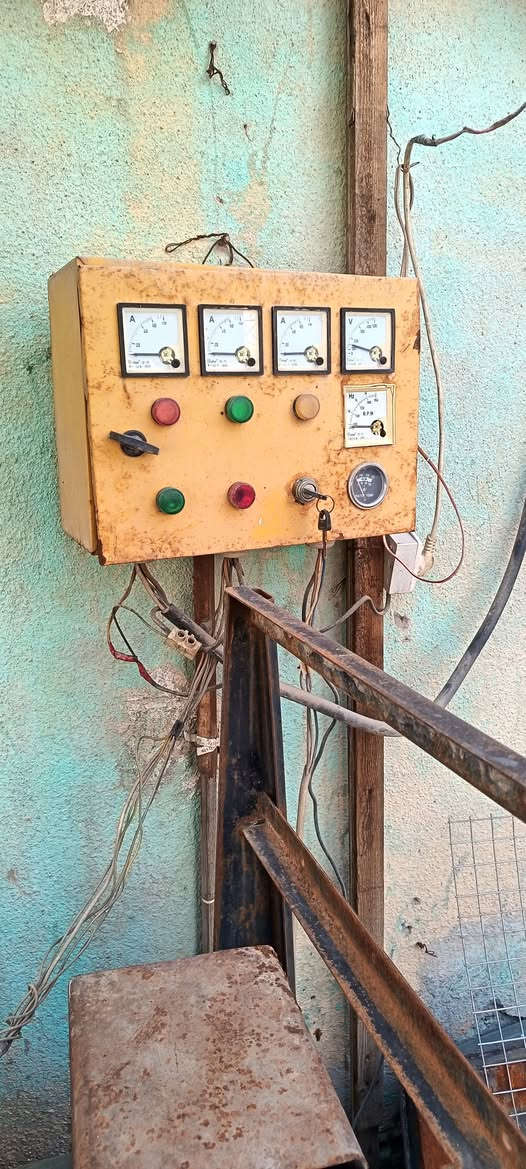 مولدة كيا ٢٧٠٠ /٣٠ كي في السعر ١٢ ورقة العنوان كركوك، رقم الجوال ***********
