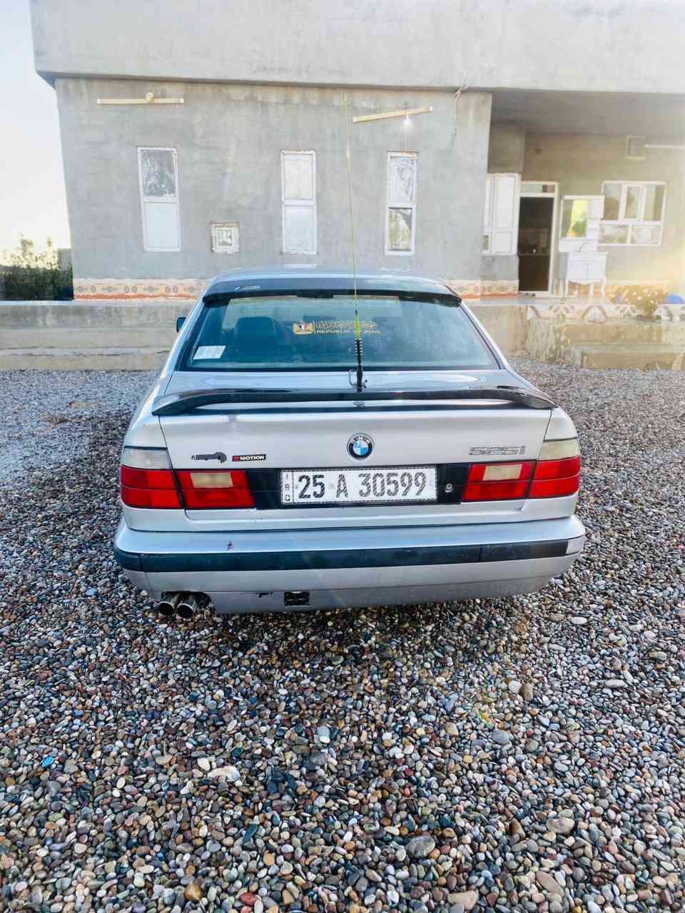 بي ام دبليو موديل 89محدث 93 تبريد ثلج مركزي تدفئة شاشه دمام مسجل فول بجم عريض مسكر كير عادي ويل جديد تأير جديد كشنات جلد اصلي جديد السياره متعوب عليه هواي صدر جديد وره وكدام شرط جام 4كهرباء رقم جديد بسمي لل 30 نضيفه كلش السعر 50وبيها مجال//***********
