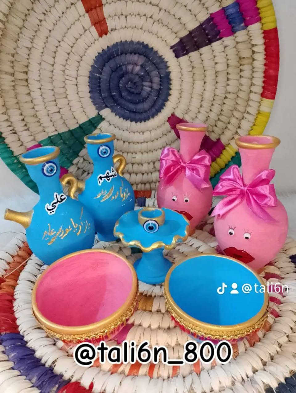 صواني زكريا فاخرة بتصاميم راقية، مزينة بمجسمات بغدادية أنيقة أو بأسماء الأطفال، تُنفَّذ بدقة لتليق بذوق الزبائن المميزين وتبقى ذكرى جميلة.
للحجز والاستفار خاص
او واتساب
***********
