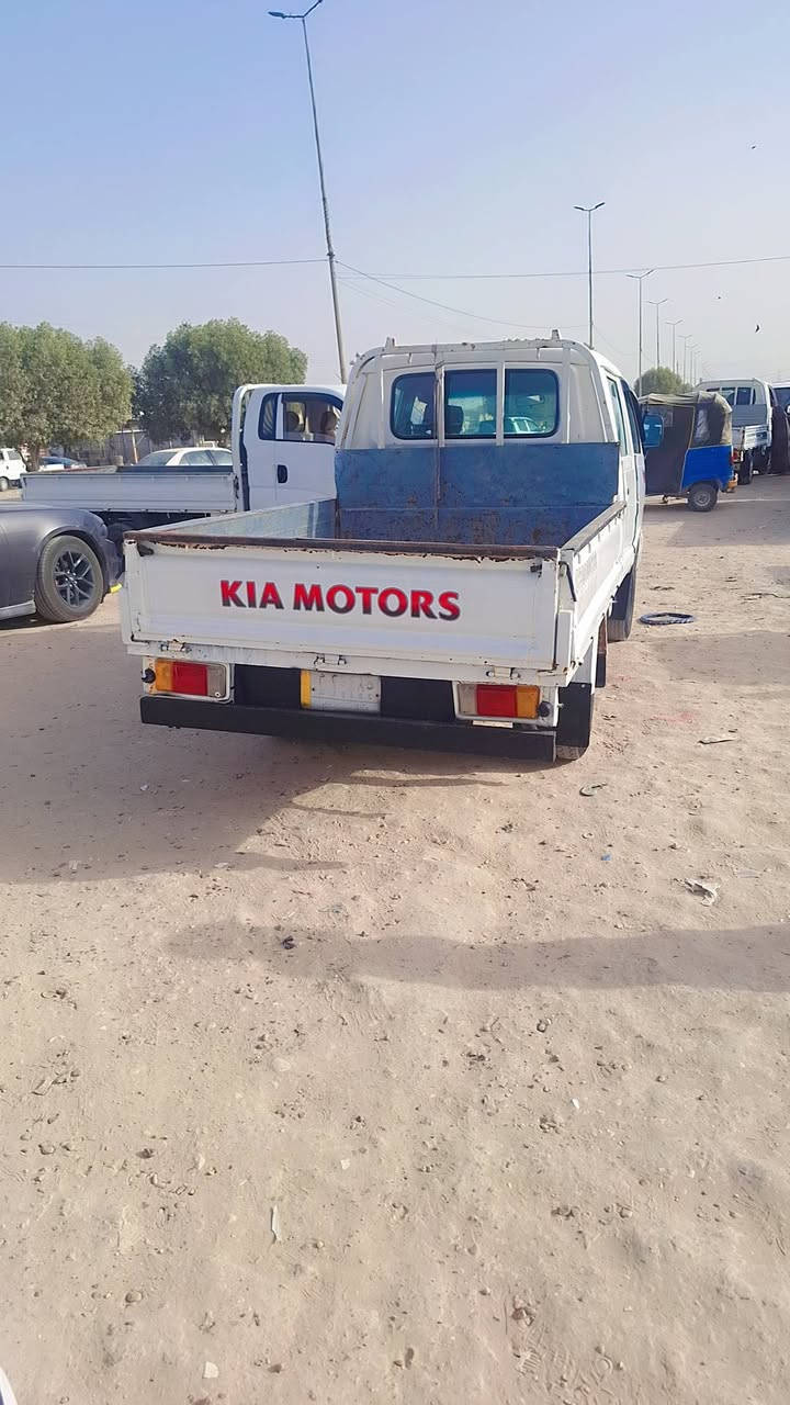 بنكو ٩٦ بغداد سياره جديده جاهزه تراي وين ميعجبك مكينه وكير وحداديه وتخم تاير كله جديد سنويه ورقم شاصي واضح مكفوله من كل عيب مكاني بابل الحمزة الغربي *********** سعره  ٥٥  وبيه مجال قليل
