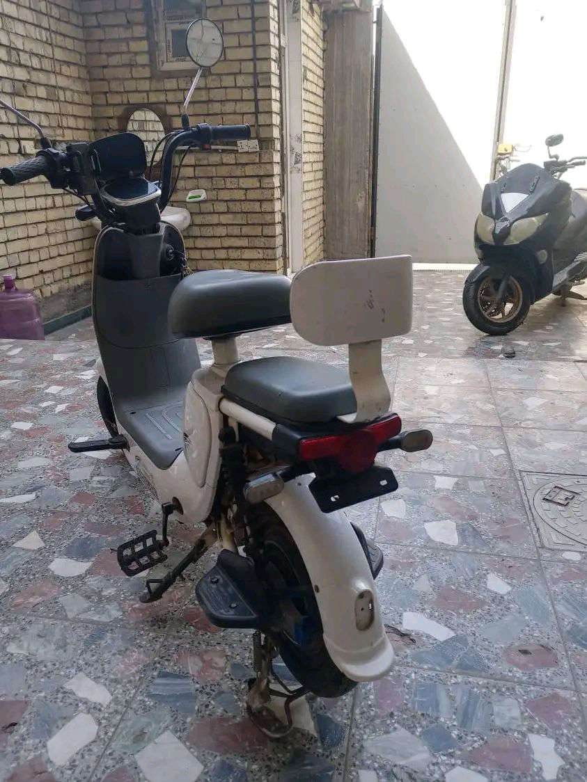 دراجة شحن نوع  دراجة تصليح او تبديل بطاريات اربع بطاريات بصمات سويجات 
السعر: 150 ألف دينار نهائي (قفل).
الموقع: بغداد - (علي مدينة الصدر) 
ملاحظة: البيع من البيت، 
للتواصل:
***********
