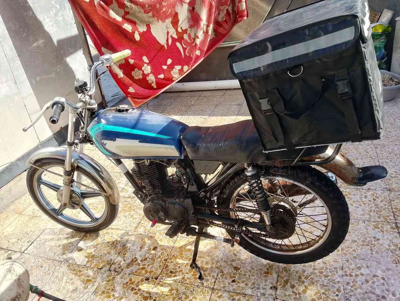 السلام عليكم شباب دراجه ايراني كلك للبيع سعر 275 وبيها مجال قليل كلش الشراي يتصل وبي خير ويدلل اتكفل عشاير فقط ***********
