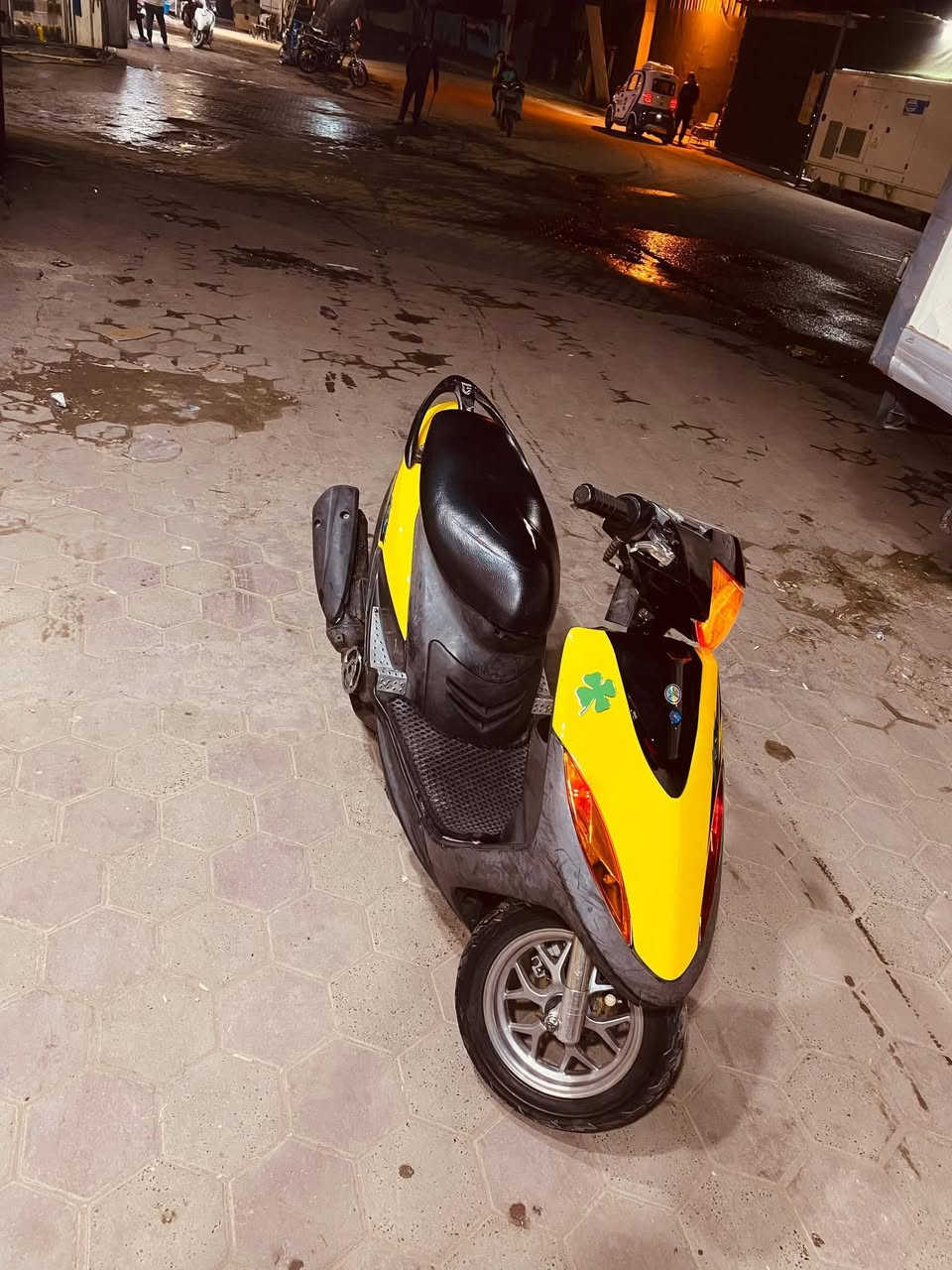 سلام عليكم
ماكس عدله مزوده بوشه 55  دراجه شلعه ومعدل شرط دراجه كامله نكره سلف بيهة تزويد خفيف قبق فلاوين صالنصع FM الاصليه ام الفراشه يدات بريك اصليات صدر امامي رياضي 
ملاحظه: الويل هذا الاصلي البلادي 
السعر: 550ألف
للأستفسار:  ***********
المكان بغداد الحريه
