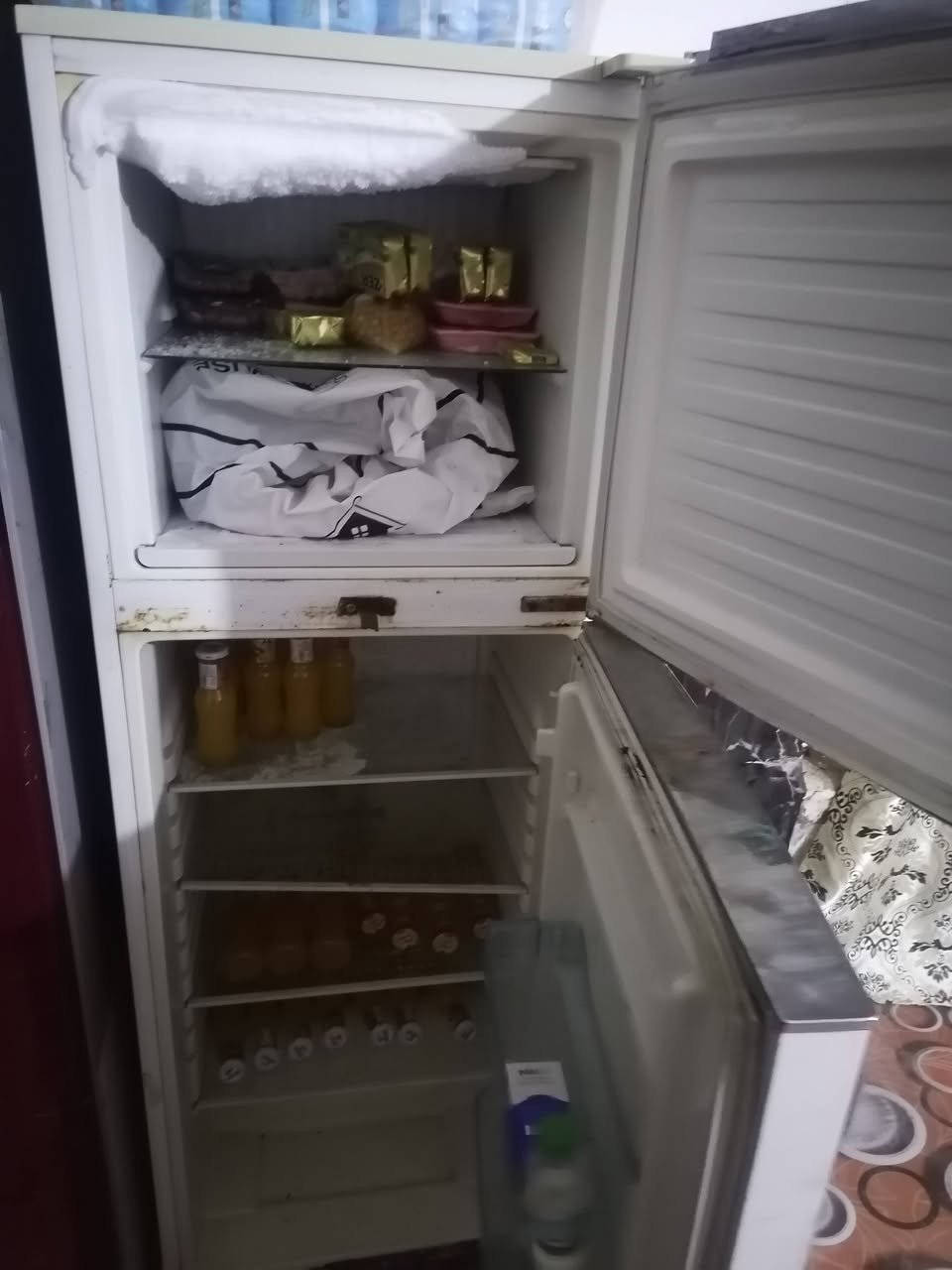 ثلاجات البيع  نضيفات مال محتاج مكنهن نادر حي النور ***********
