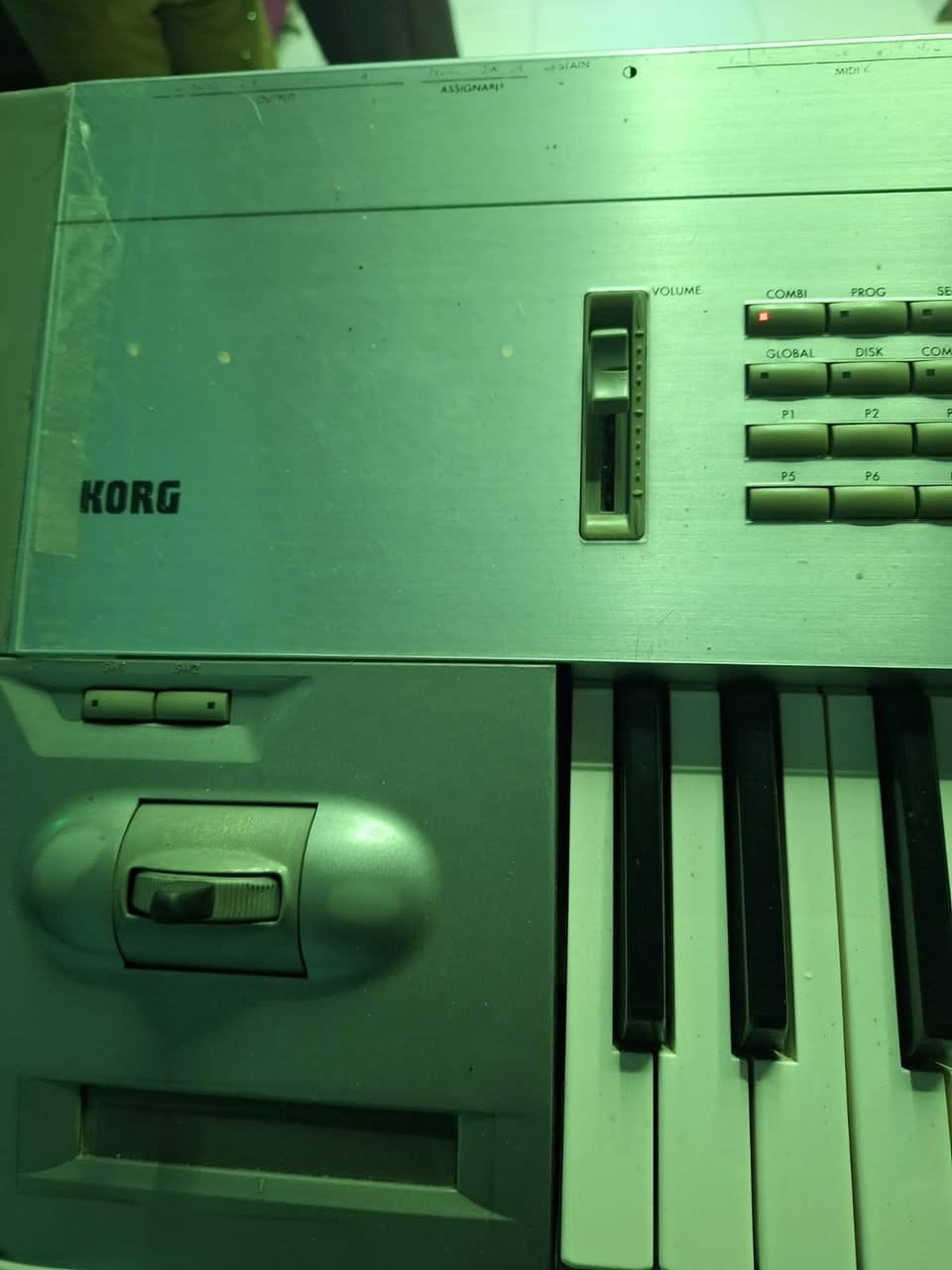 ترينتي V3 نضيف شغال كله مابي اي خلل موس بورد اورجنا سامبلر ياباني يحتوي على برنامج احترافي السعر 1800 دولار قابل للتفاوض للاستفسار التواصل ***********
