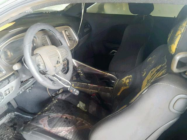 سيارة للبيع فقط 
السلام عليكم 
دوج جالنجر 2018
لون مميز زيتوني تو كلر 
سيارة لونين 
مواصفات sxt 
رقم بغداد جديد بسمي سيارة  
ماشية 61 ميل 
مواصفات : 
محرك 6 سلندر 3600cc
كير 8 نمر
شاشة كبيرة  
كامره وحساس خلفي 
كراسي كهرباء
تشغيل عن بعد 
تبريد قطعتين 
ويل 22
داخل اخضر  
حادثها /حرق كشن فقط 
وبيه قطعتين كلير بنيد وجاملغ ايسر  
باقي السياره مكفوله 
سيارة بدون حادث ولا ارباك
مكان السيارة /كربلاء طويريج 
السعر185 وبيها مجال بسيط 
للاستفار : ***********
