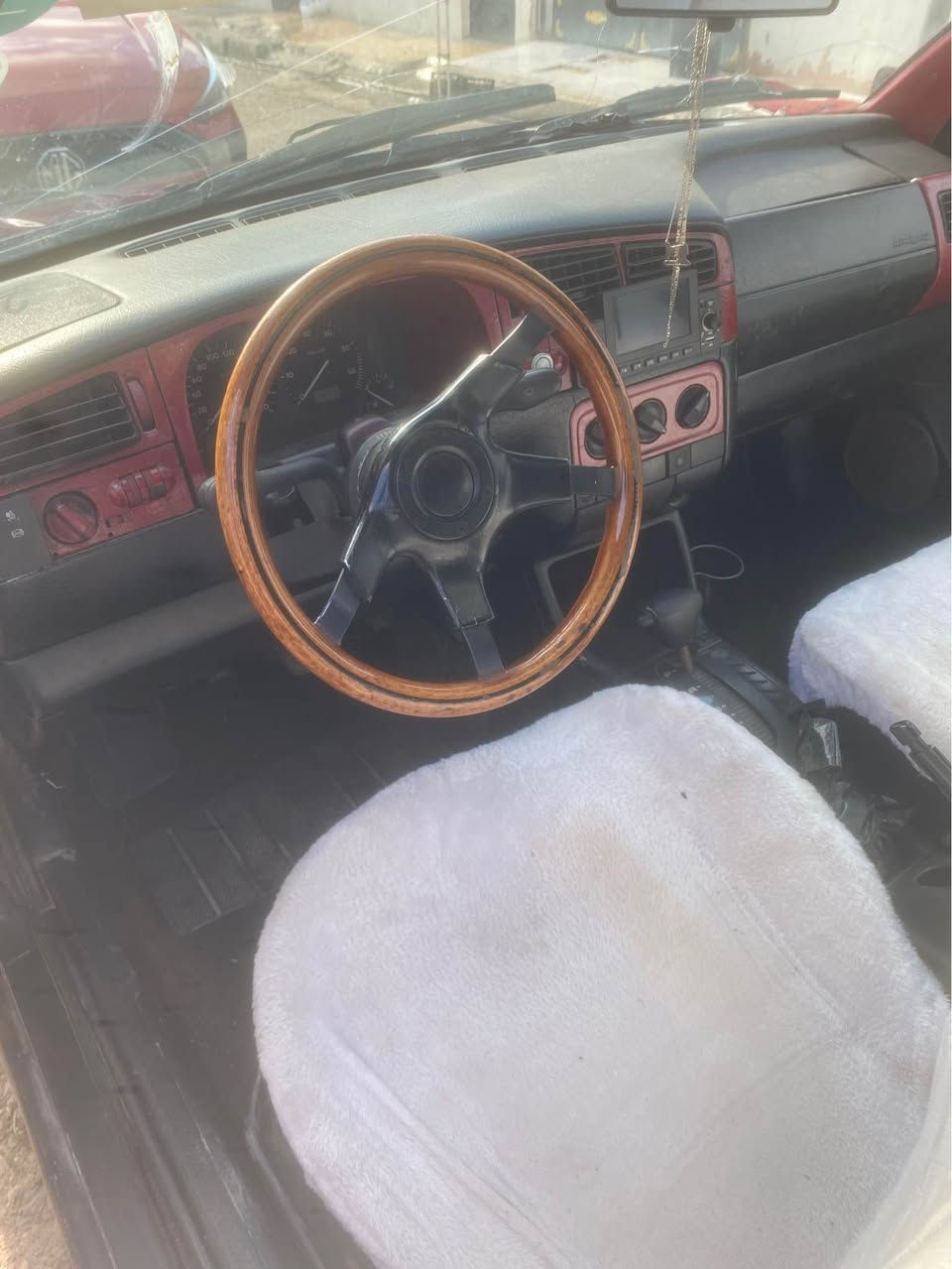 1 مليؤن غةرامةى لةسةرة 
4 تاية و ويلى نوى لةسةرة 
ليدران و براوةو وةرگةراى بة شةرت 
نرخى 35 $
*********** أربيل, العراق
