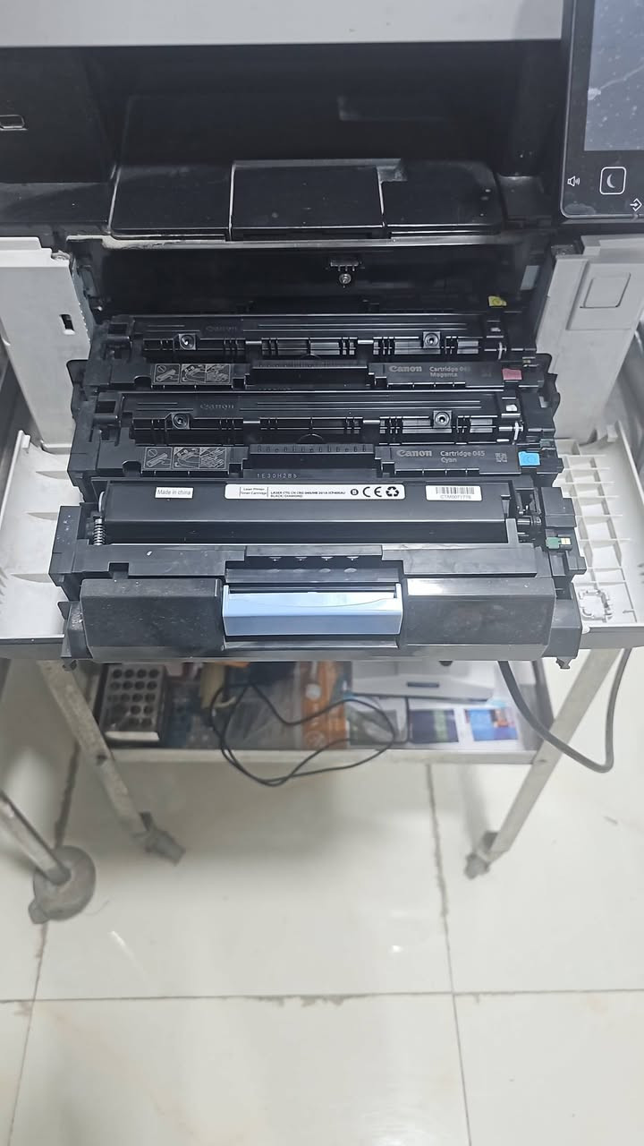 طابعه كانون mf635
مستعمله فترة قليله الشراء الاتصال واتساب ***********
