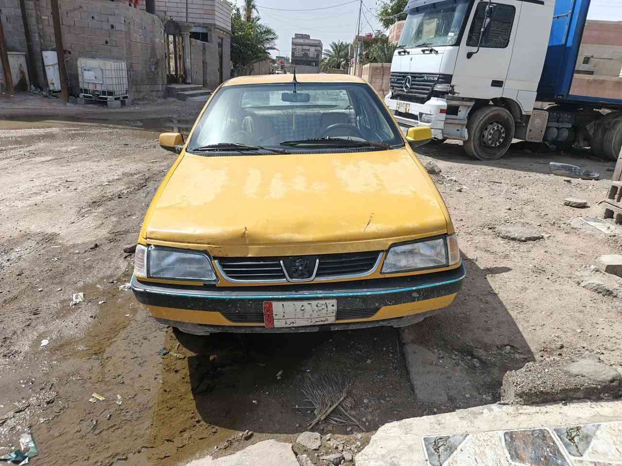 السلام عليكم
بيجو 405 مديل 12
للبيع 
سعر 18 وبيه مجال 
حدادية كلشي مابيه 
تايرات جديده 
تبريد شغال
محرك وكير كفاله
غرامات وهيئة مااكفله وراعية موجود وعندي رقمه ويريد تحويل 
للاستفسار أكثر اتصل ع الرقم 
***********
مكاني بصرة خور الزبير
