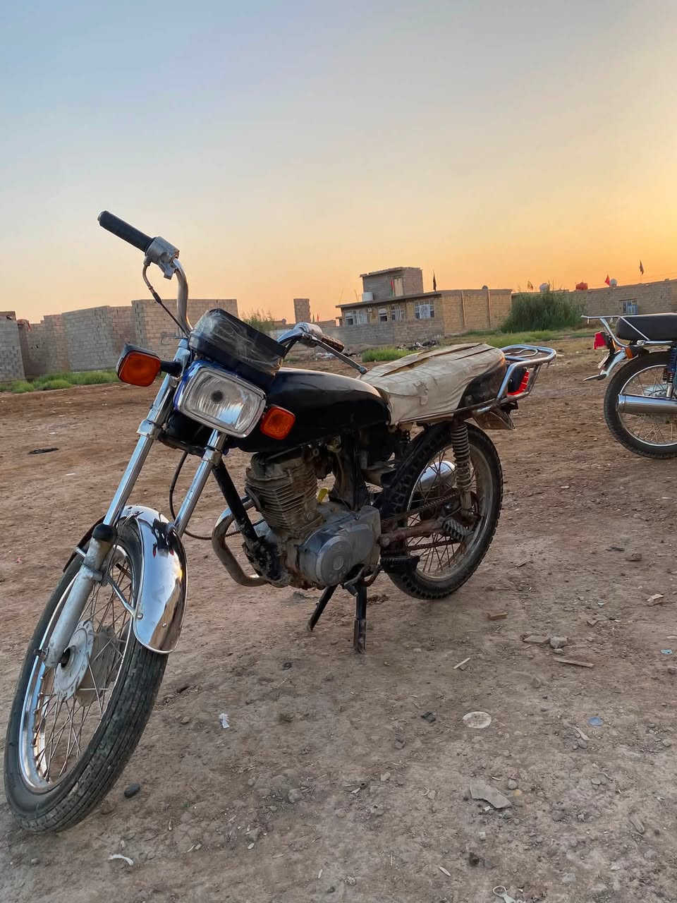 للبيع دراجة خير من الله السعر 150 وبيه مجال لشراي 
‏***********
