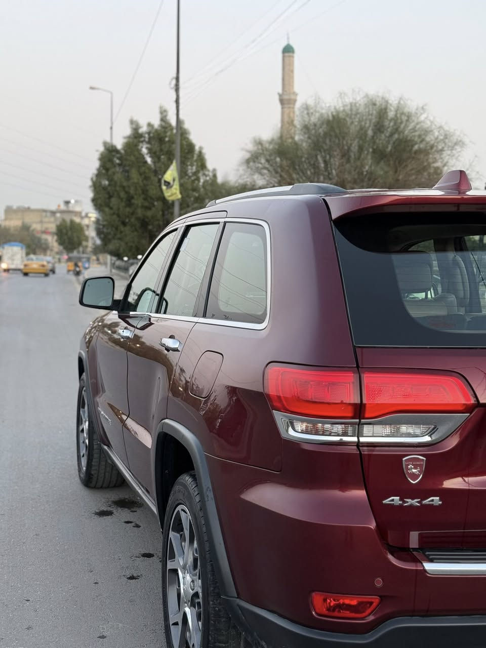 السلام عليكم
للبيع جيب كراند شيروكي خليجي 2019 لمتدد
مكفوله من من جكة الأبره  
المحرك : V6.  3.6L 
* دفع رباعي 4x4 . 
* داخل بيجي .
* كشنات جلد  . 
* دمام .
* المقاعد كهربائية .
* ذاكرة لحفظ وضعيات الجلوس . 
*  المقاعد الأمامية تبريد وتدفئة . 
* المقاعد الخلفية تدفئة . 
* رادار نقطة عمياء .
* ويل كروم  20 انج .
* ستيرن كهرباء تدفئة .
* بانوراما .
* شاشة كبيرة مع نفكيشن GPS . 
* مصابيح امامية زنون مع لد نهاري .
* بروجكتر زنون . 
* تشغيل عن بعد .
* صندوق كهرباء .
* حساسات أمامية وخلفية. 
* كاميرا خلفية .
* زراك لايت .
* مرايه وسطيةاوتو دم . 
* مرايا جانبية قابلة للطي . 
* محدد سرعة . 
*ماشية 51 km
* نظام اقتصاد الوقود تشغيل واطفاء اوتماتيكي للمحرك .
* نظام بريك خلفي اوتماتيكي ( Auto Break System ) .
السيارة بأسمي وتحويل مباشر .. 
مكاني بغداد  
السعر : 29,800$ وبيها مجال 
للأستفسار الاتصال
***********
