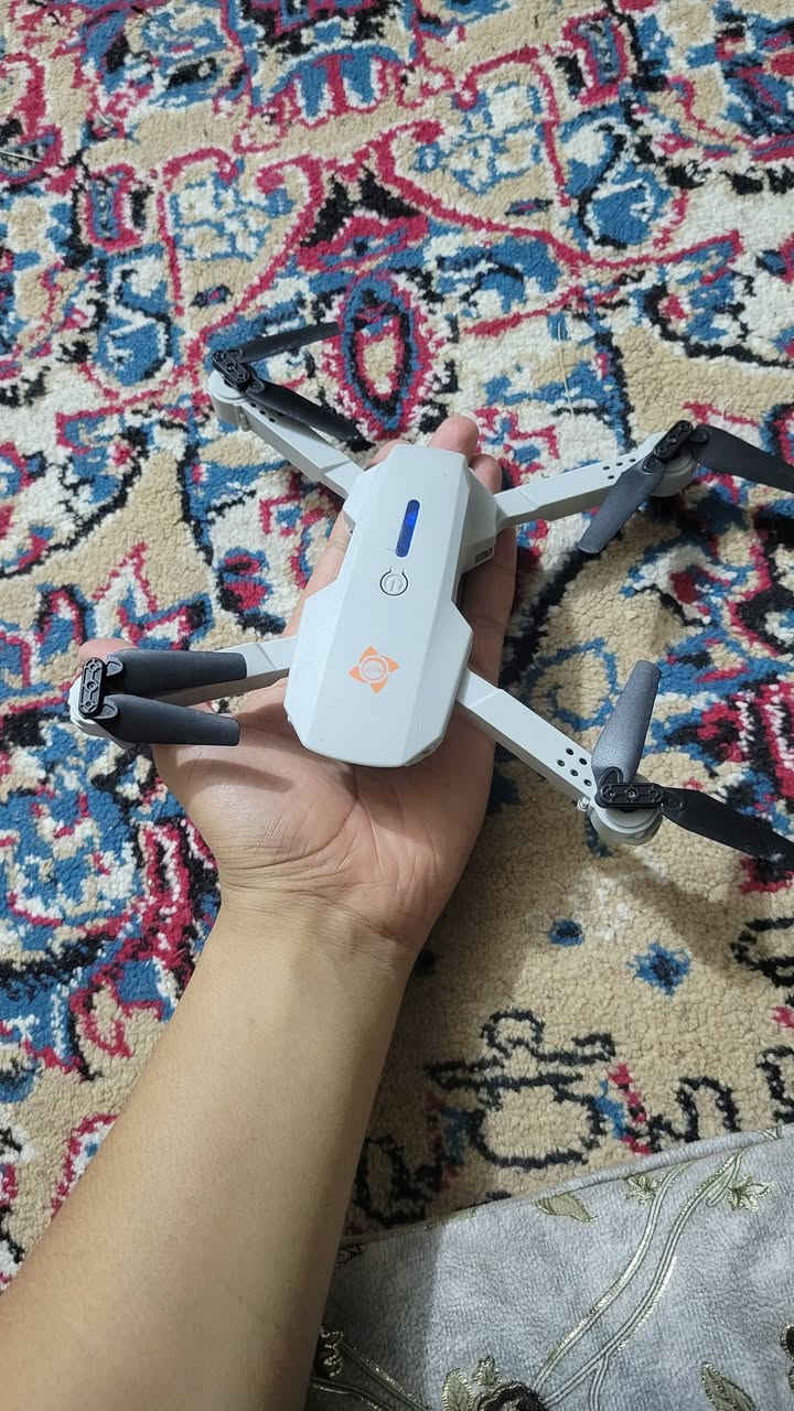 ​🛸 درون E88 Pro الذكية - النسخة المطورة للمبتدئين وهواة التصوير
هل تبحث عن تجربة طيران ممتعة وسهلة؟ هذه الطائرة هي الخيار الأمثل للبدء في عالم الدرون والتصوير الجوي بتكلفة اقتصادية وأداء مستقر.
دقه التصوير 1080p
جديده ما مستخدمه 
بطاريه وحده بس
شخط ما بيها
اي سؤال خاص 
والسعر 30 
مكاني الرمادي


**إذا كنت صاحب هذا الإعلان وتريد حذفه لأي سبب، رجاءا أرسل رسالة إلى الدعم الفني**