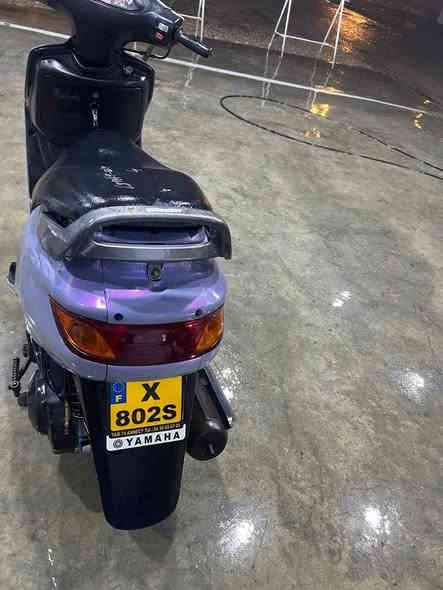 للبيع دراجه فراشه حاويه صار شهر
نزلت من الحاويه كله بلاد ملاح فول
***********
