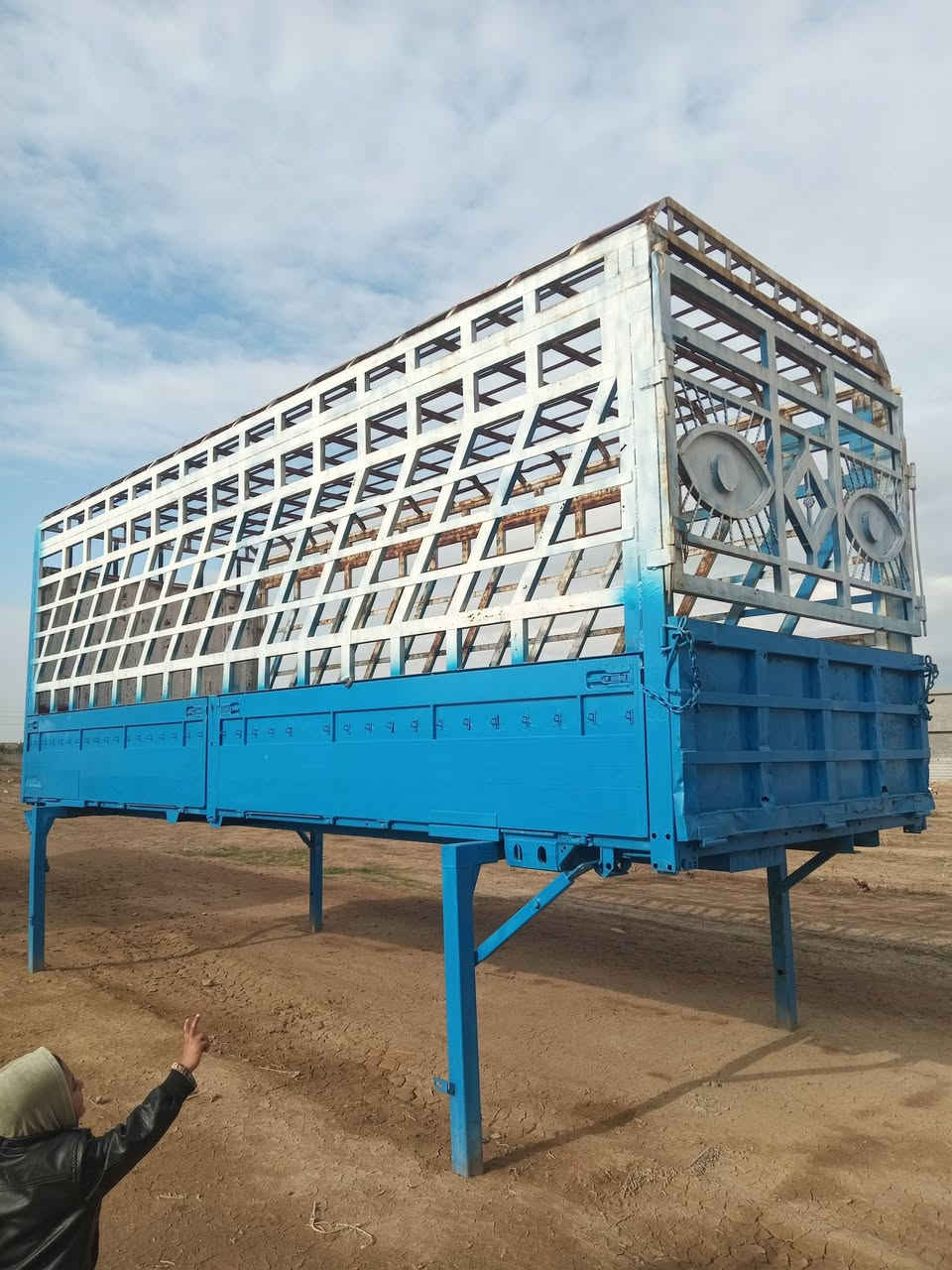 بدي للبيع وربي طول سبعه ونص جديده مكان ديالى قفل حاويه *********** ***********
